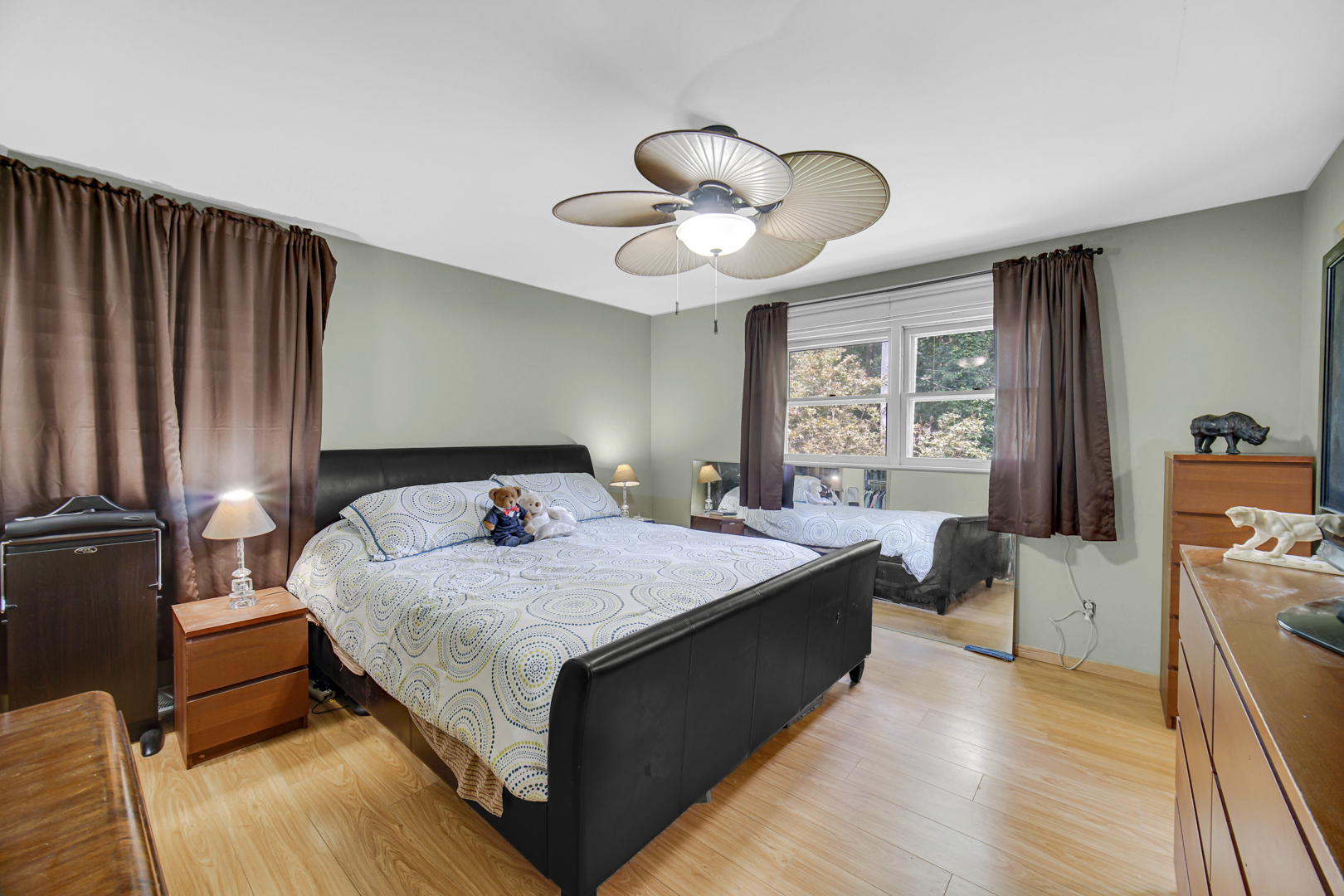 main property photo 11