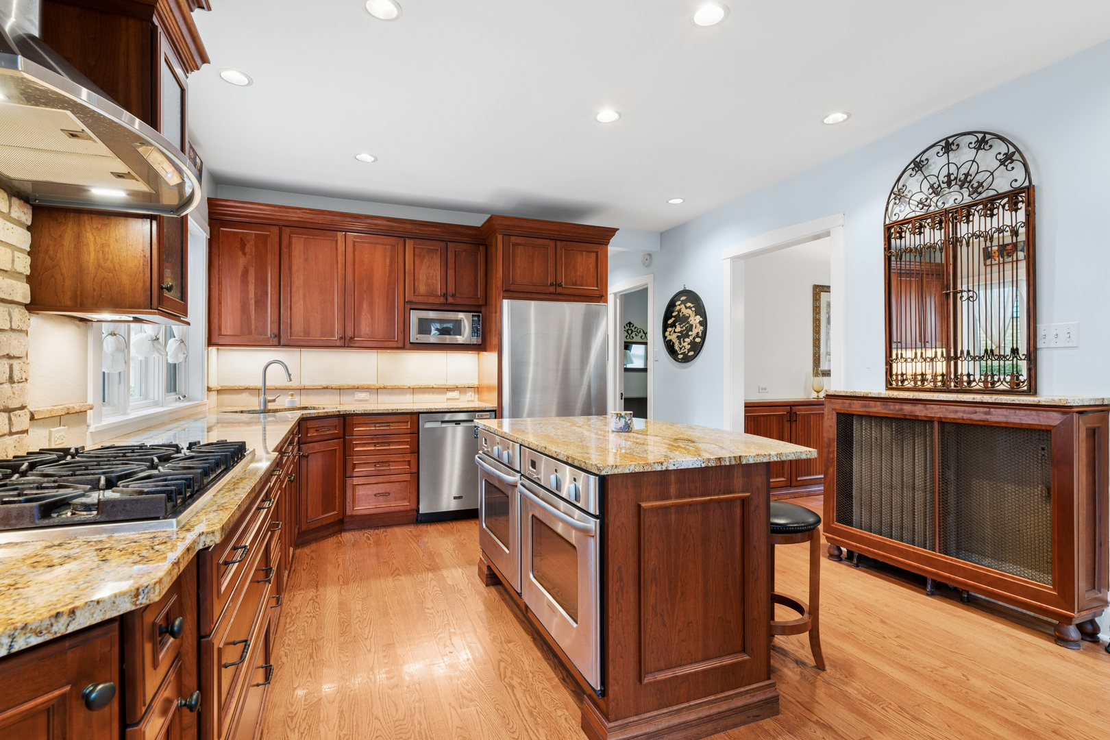 main property photo 5