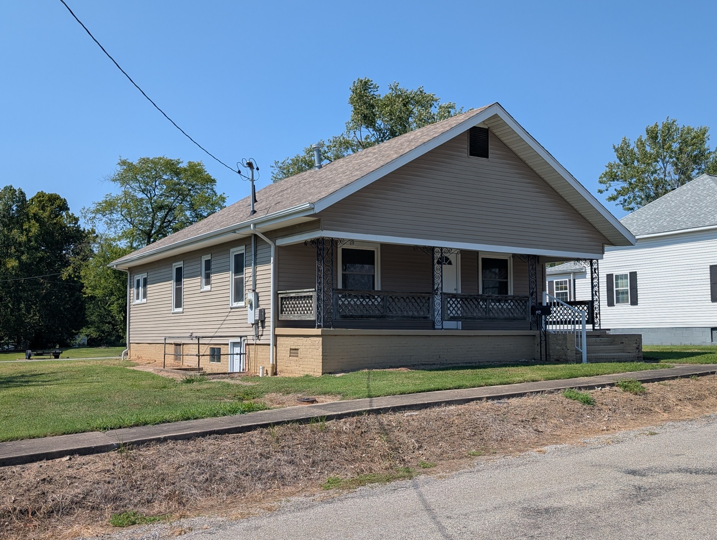 main property photo 3