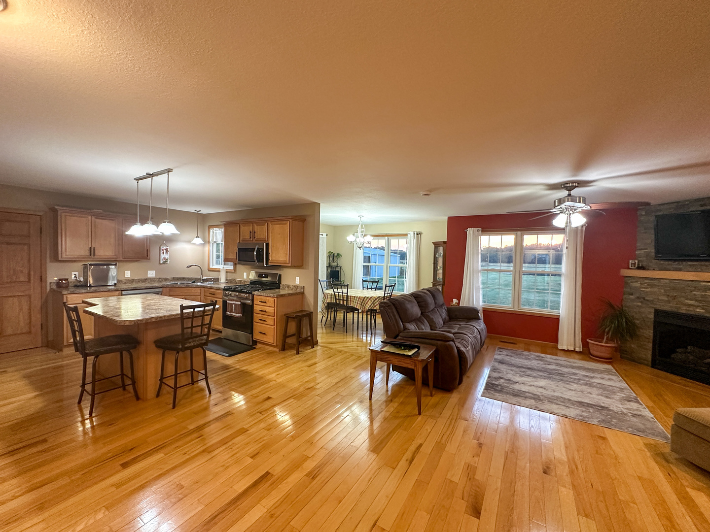 property viewer photo 2