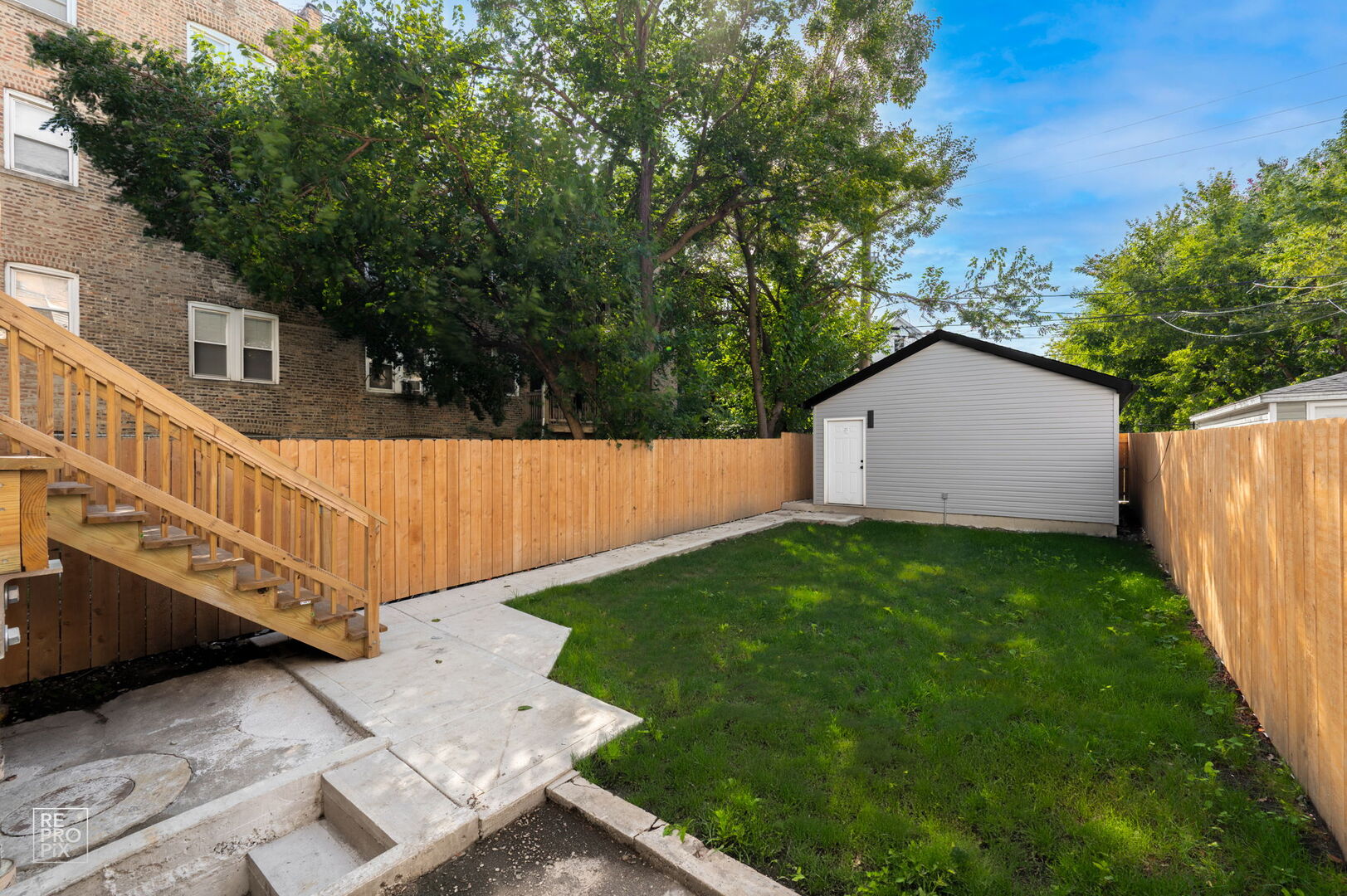 main property photo 28