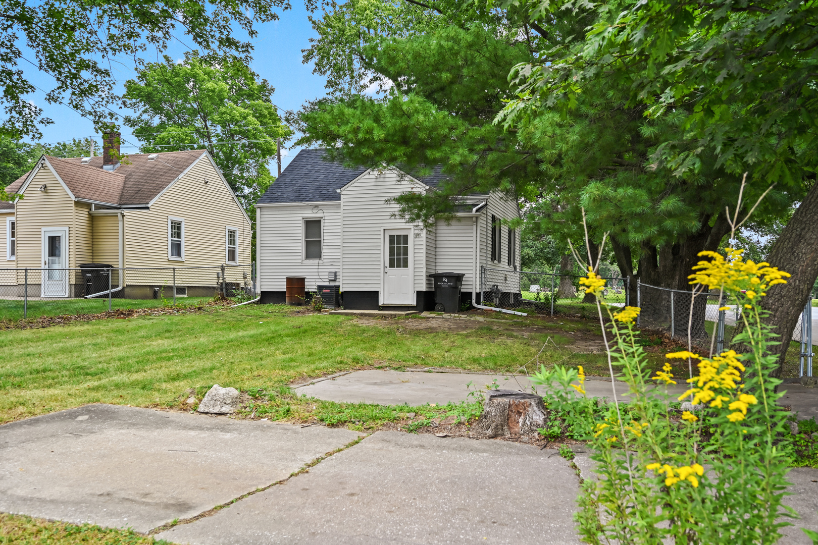 main property photo 25