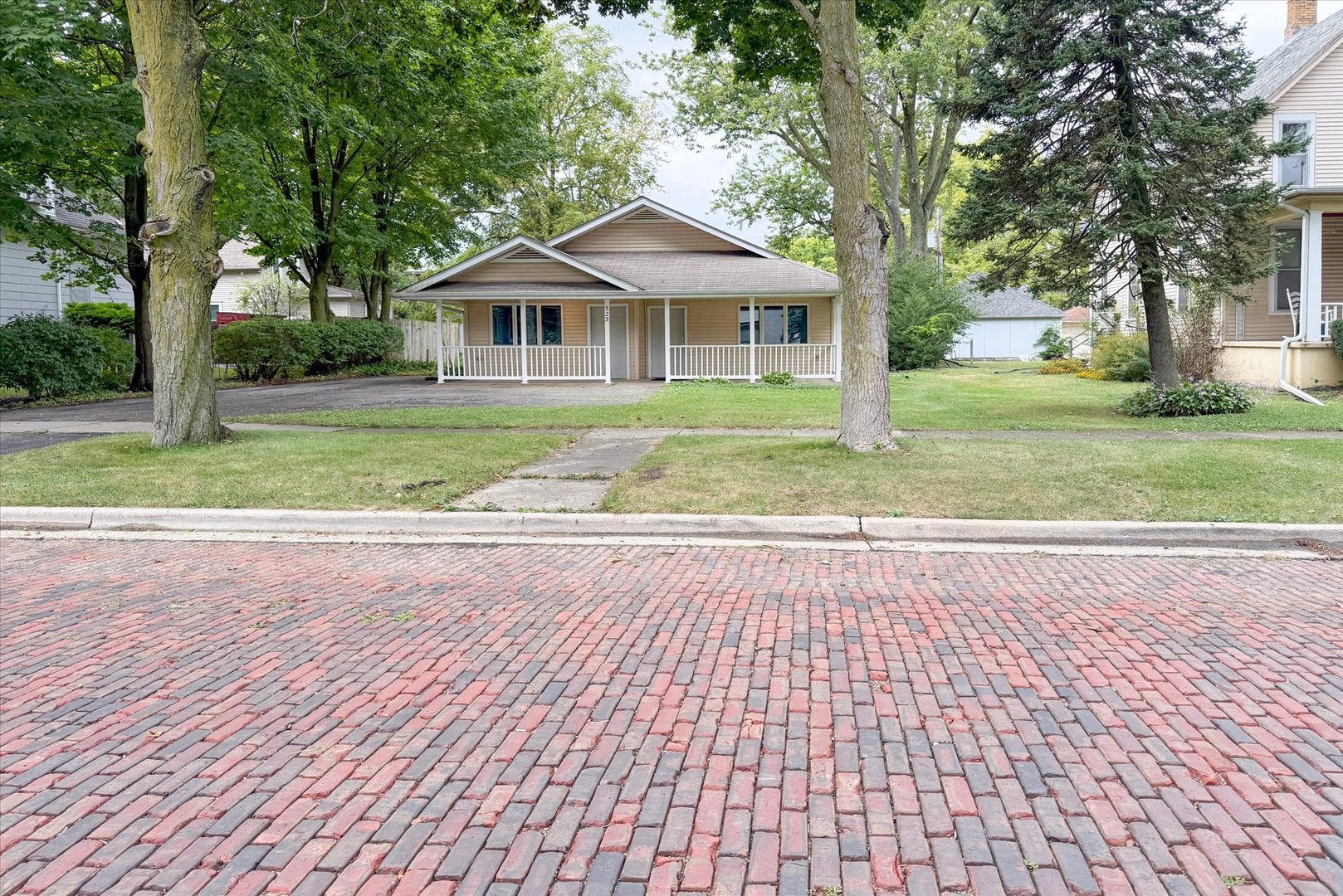 main property photo 45
