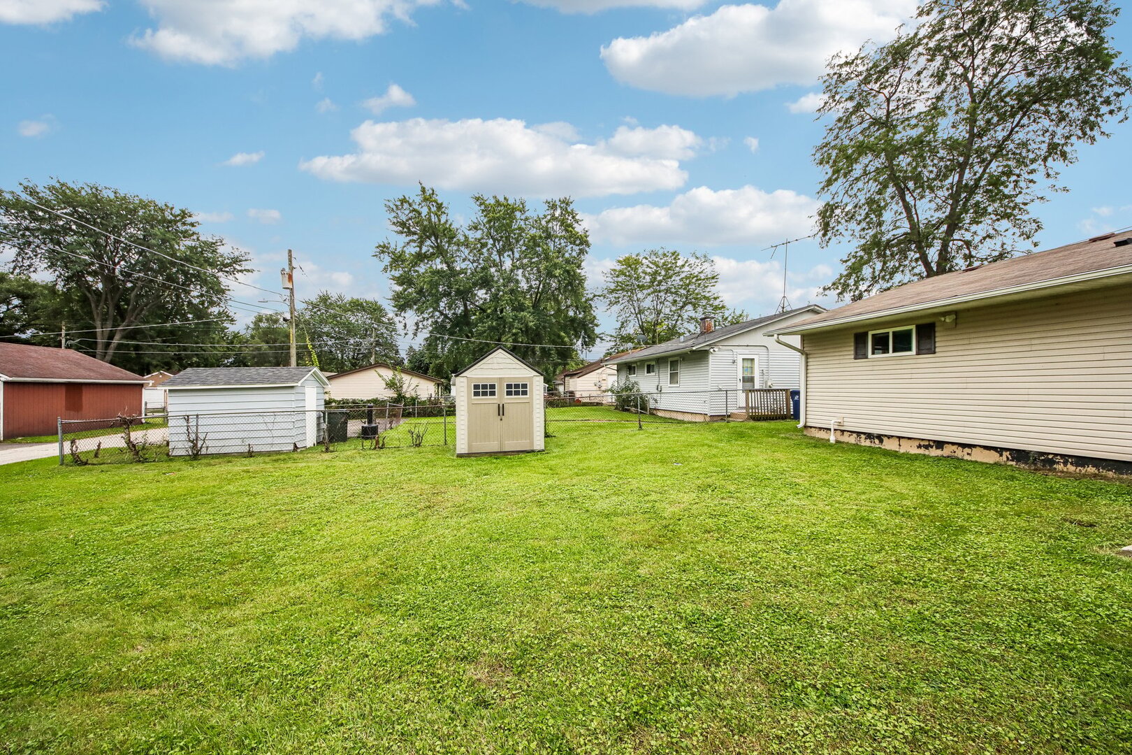main property photo 16