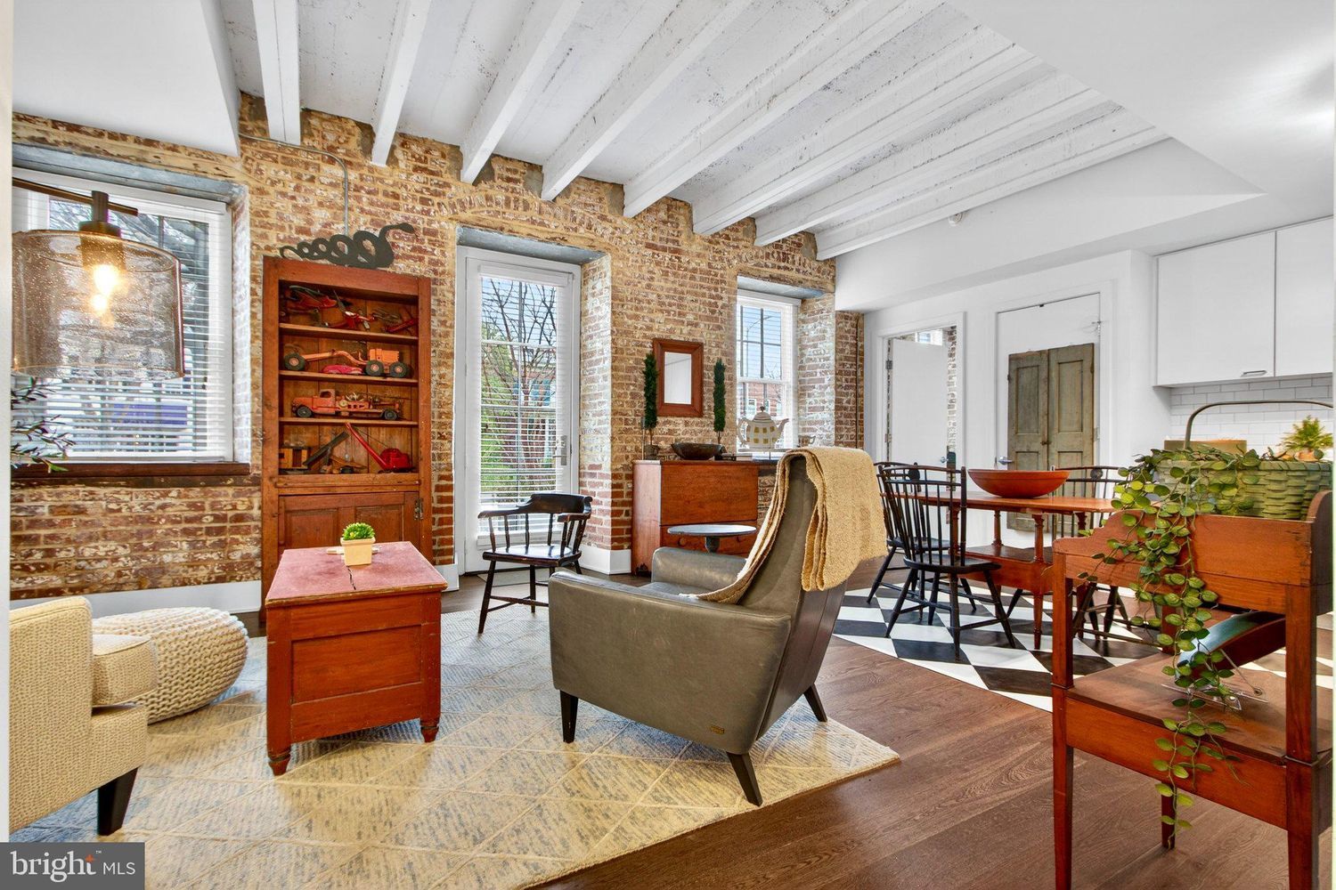 main property photo 0