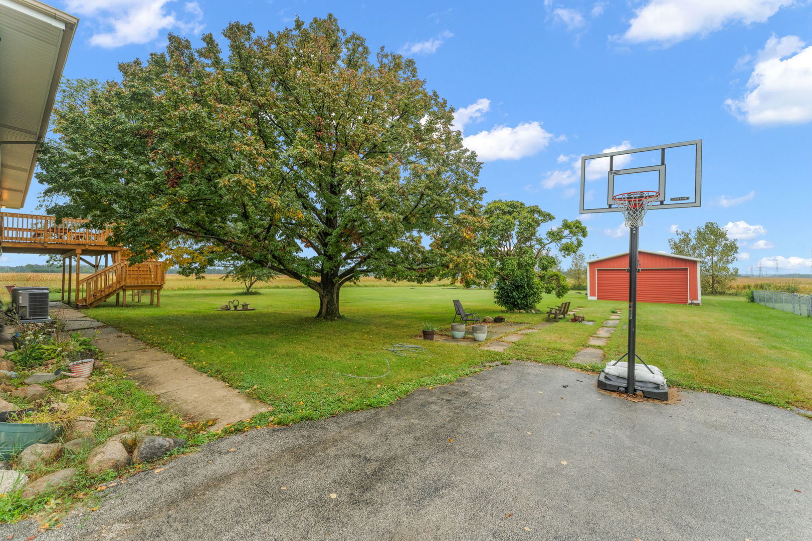 main property photo 40