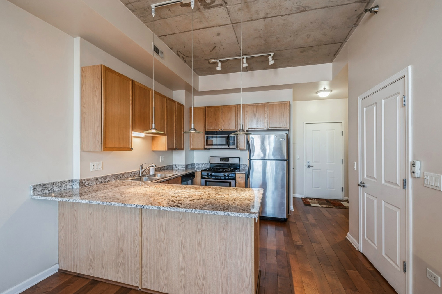 main property photo 12