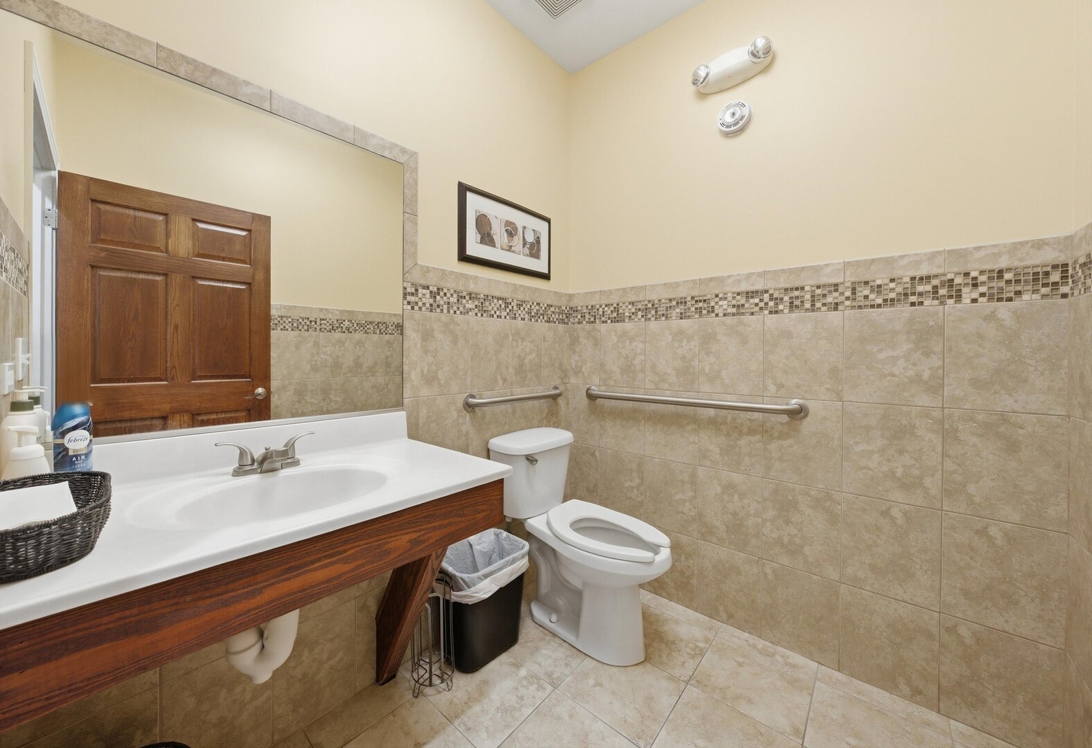 main property photo 12