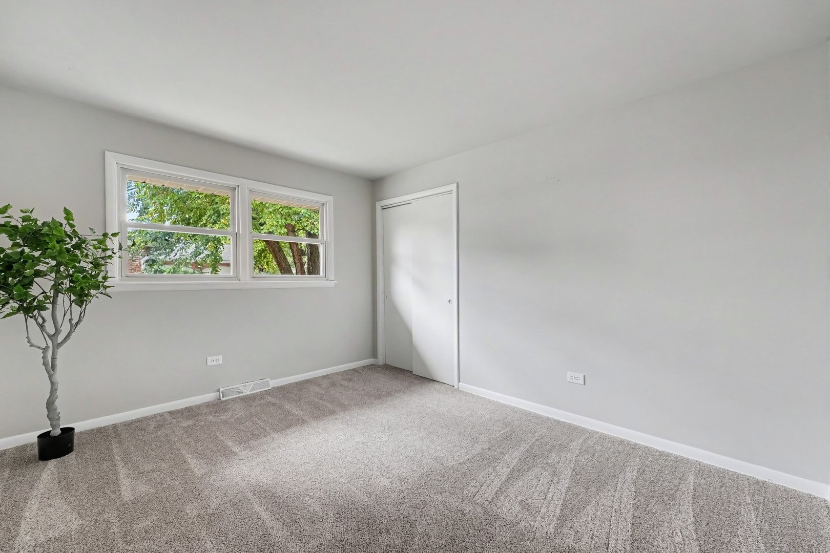 property viewer photo 15