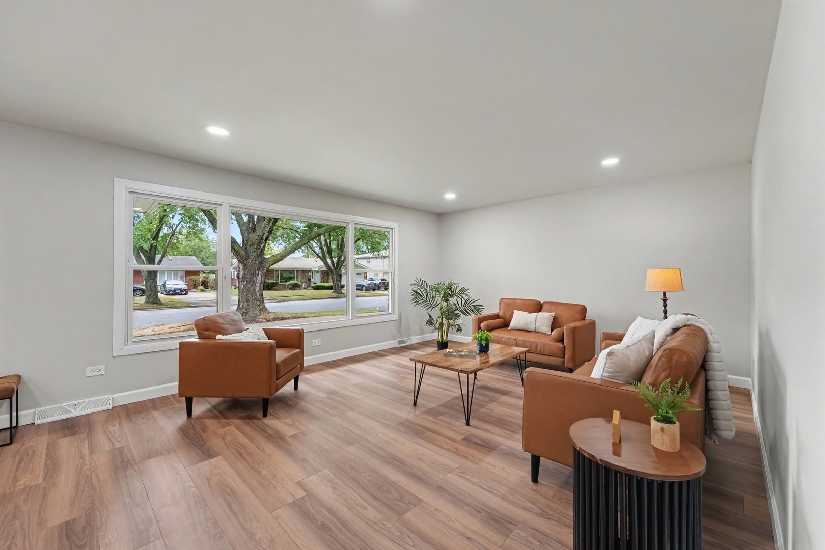 property viewer photo 4