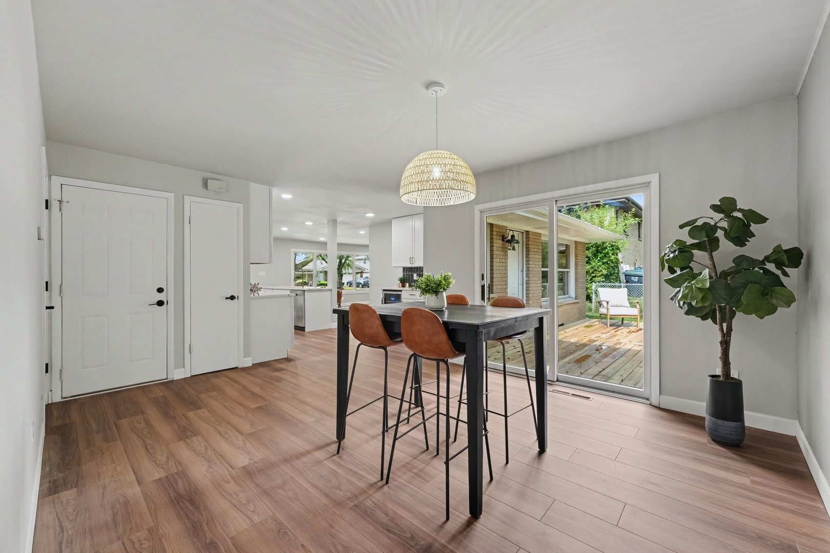 property viewer photo 7