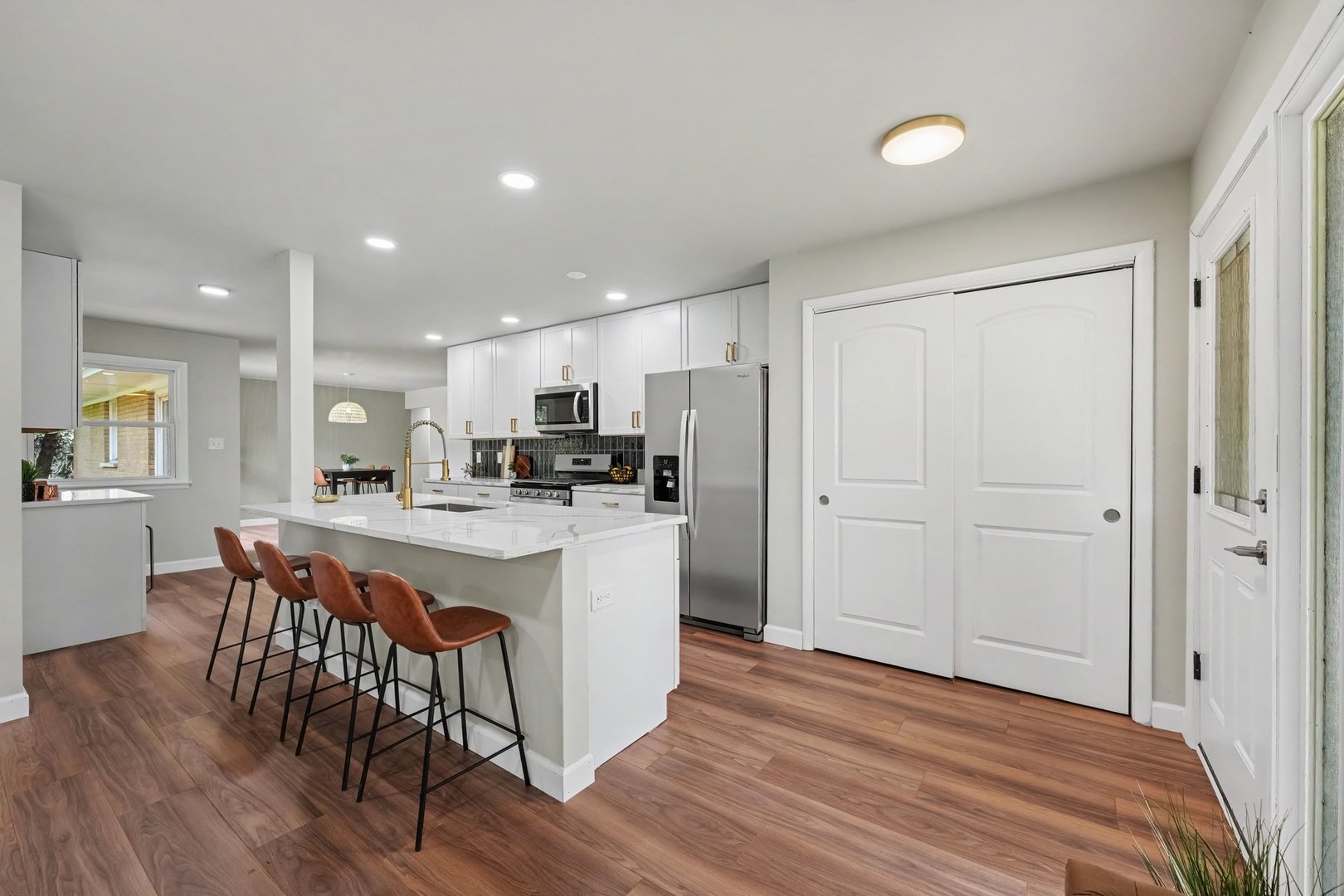 property viewer photo 9