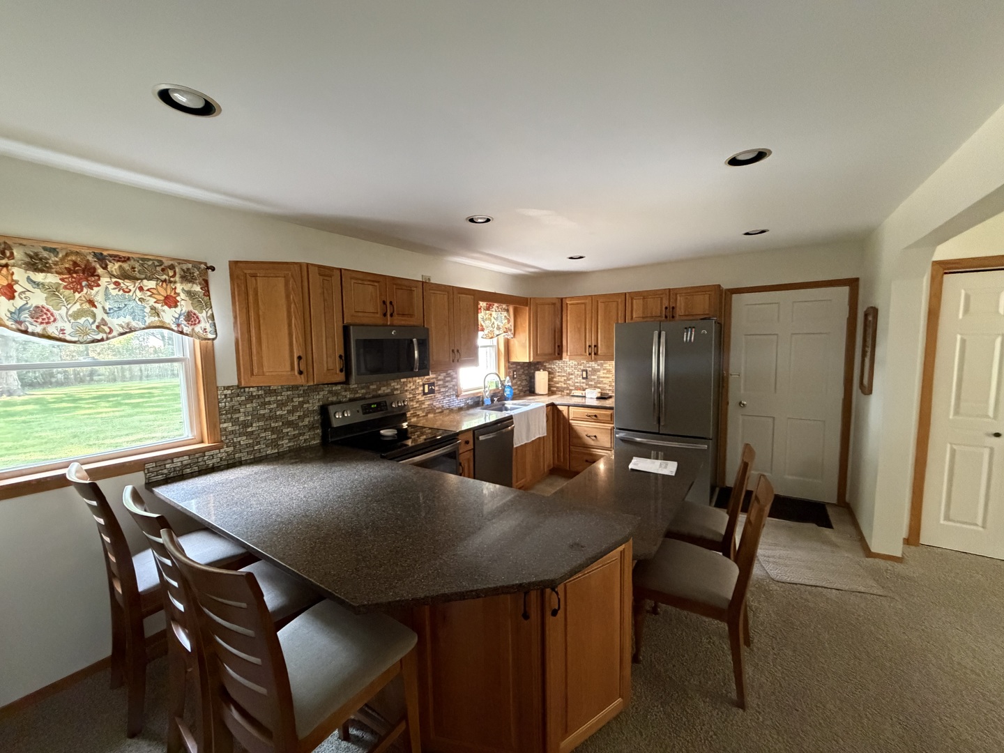 main property photo 3