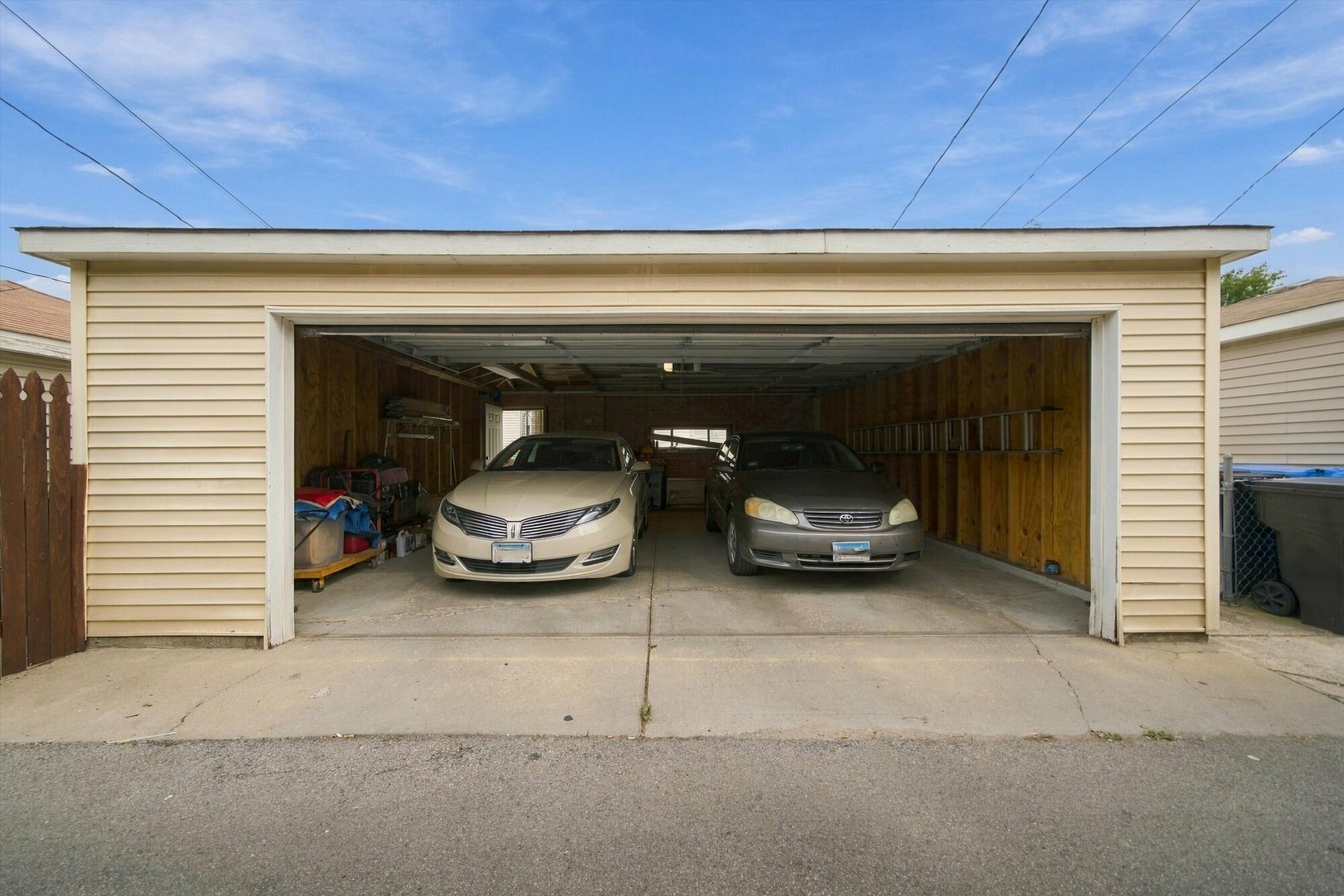 main property photo 40