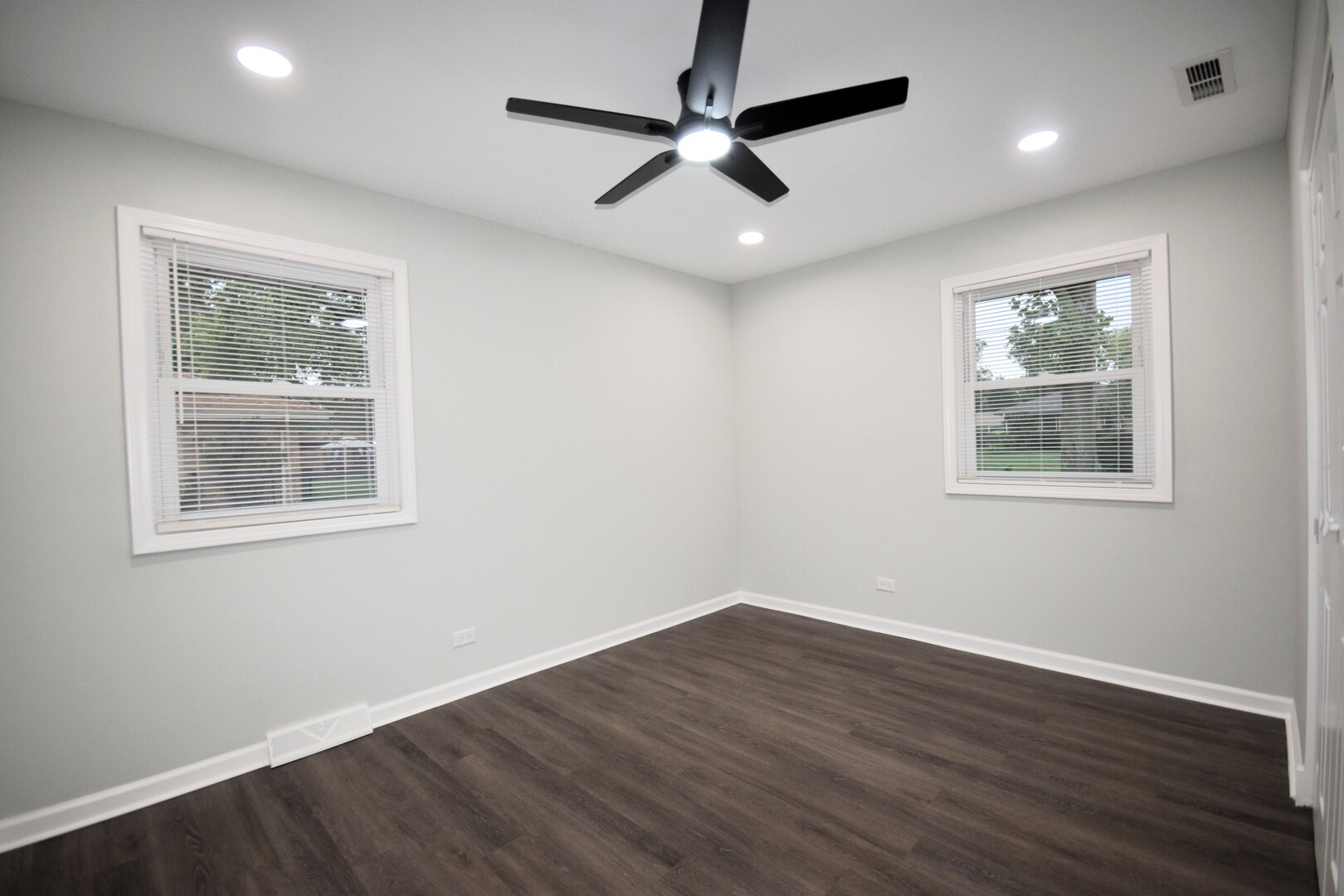 property viewer photo 15