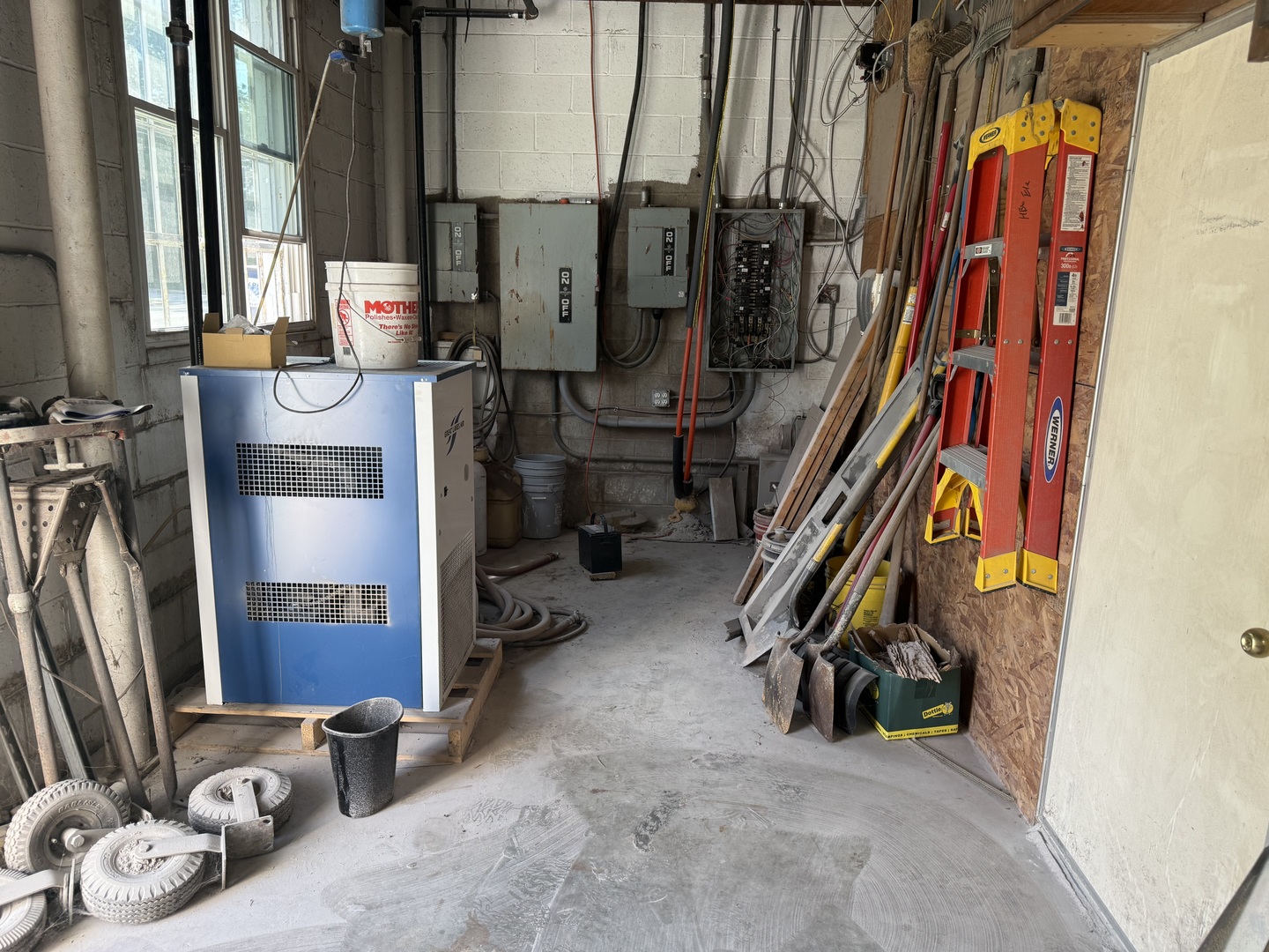 main property photo 8