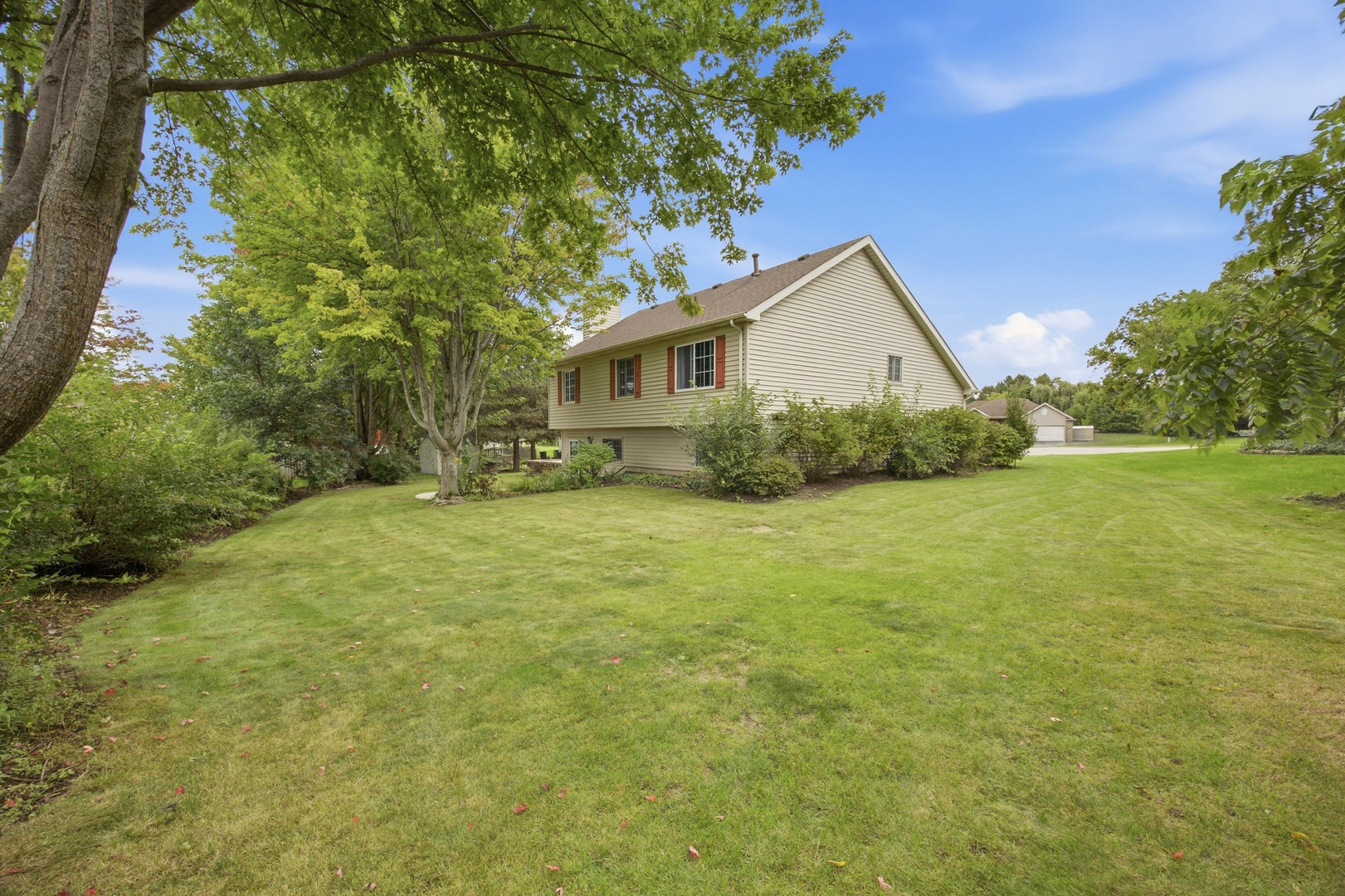 main property photo 36