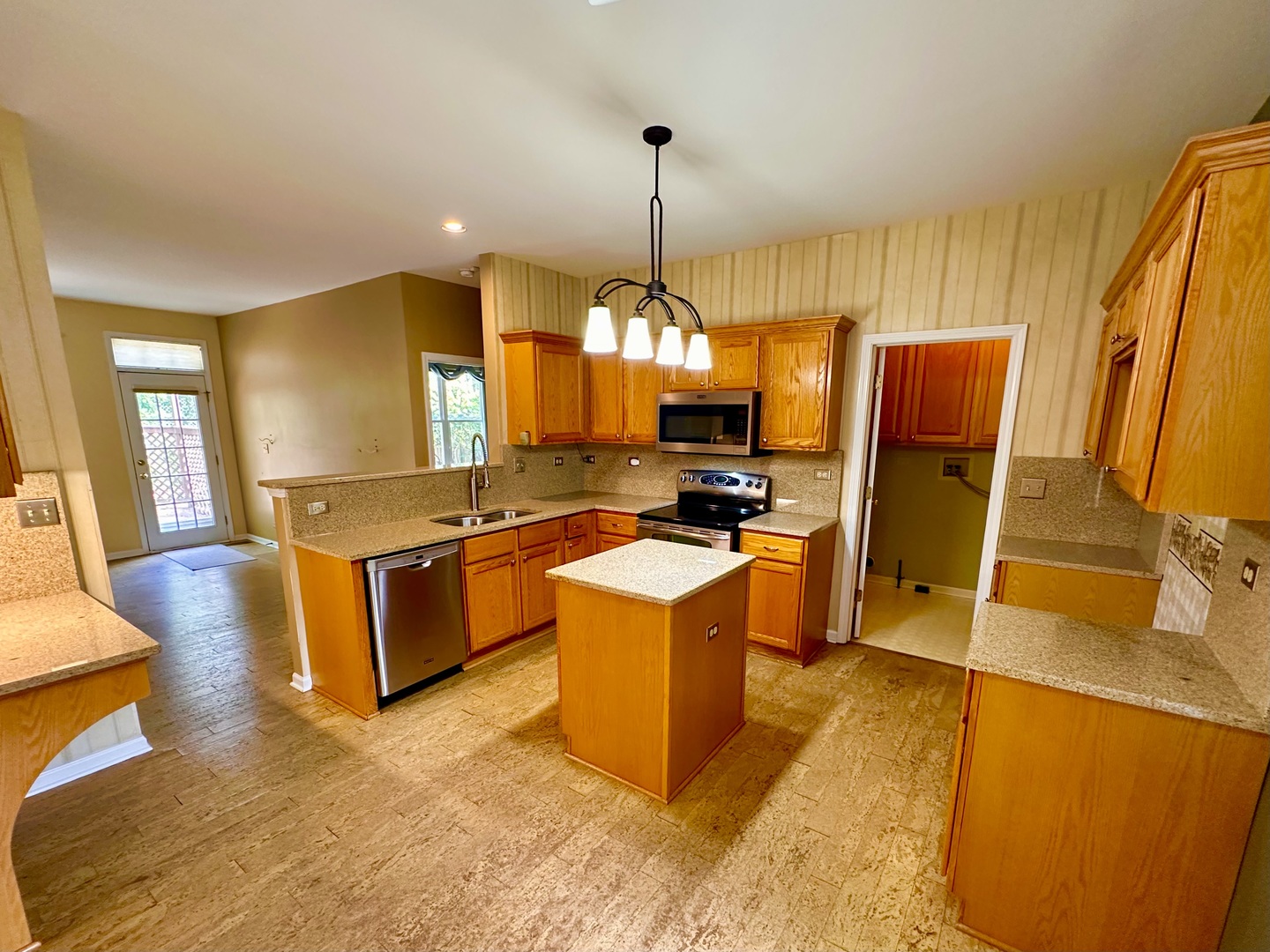 main property photo 9