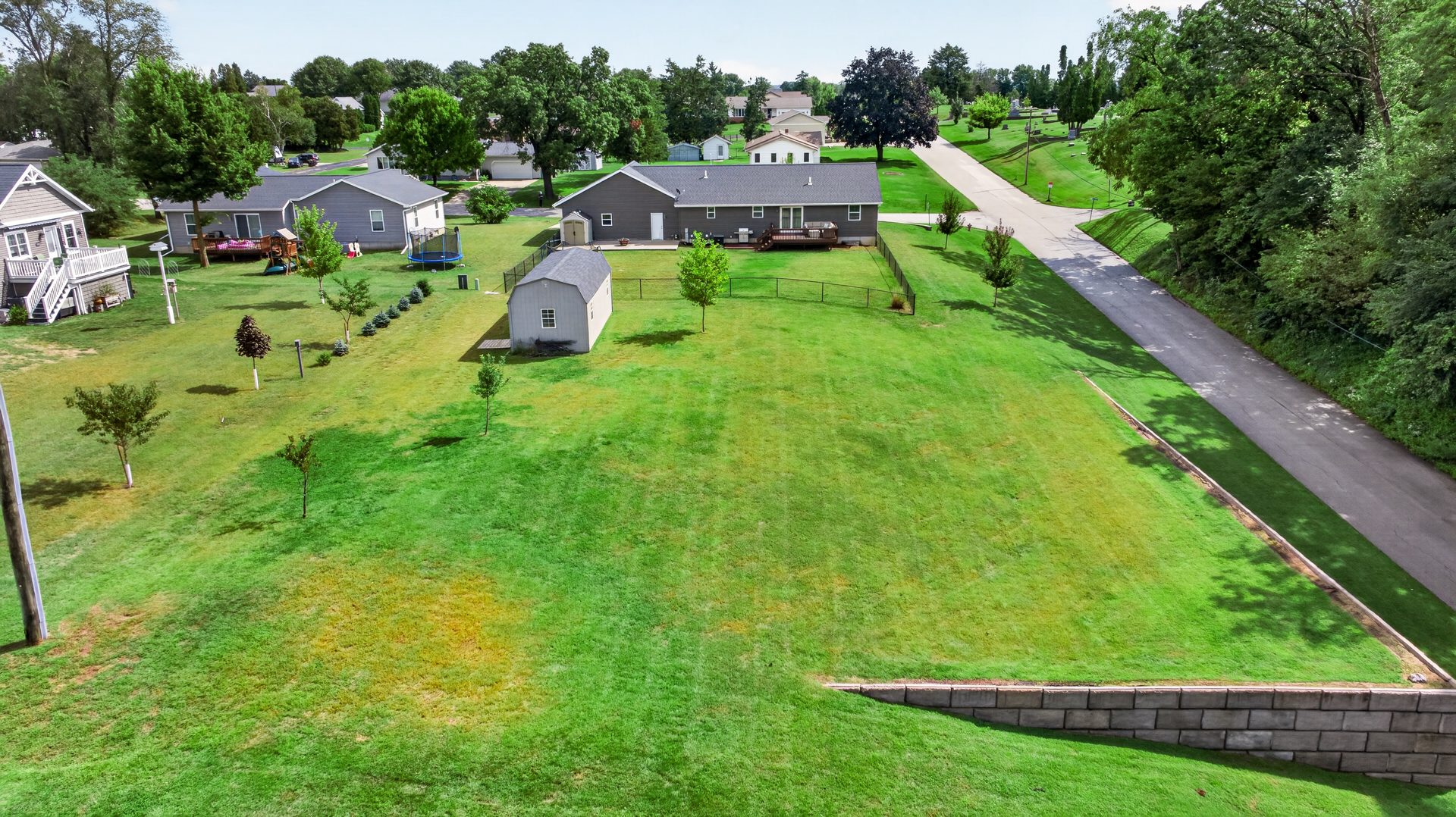 main property photo 50