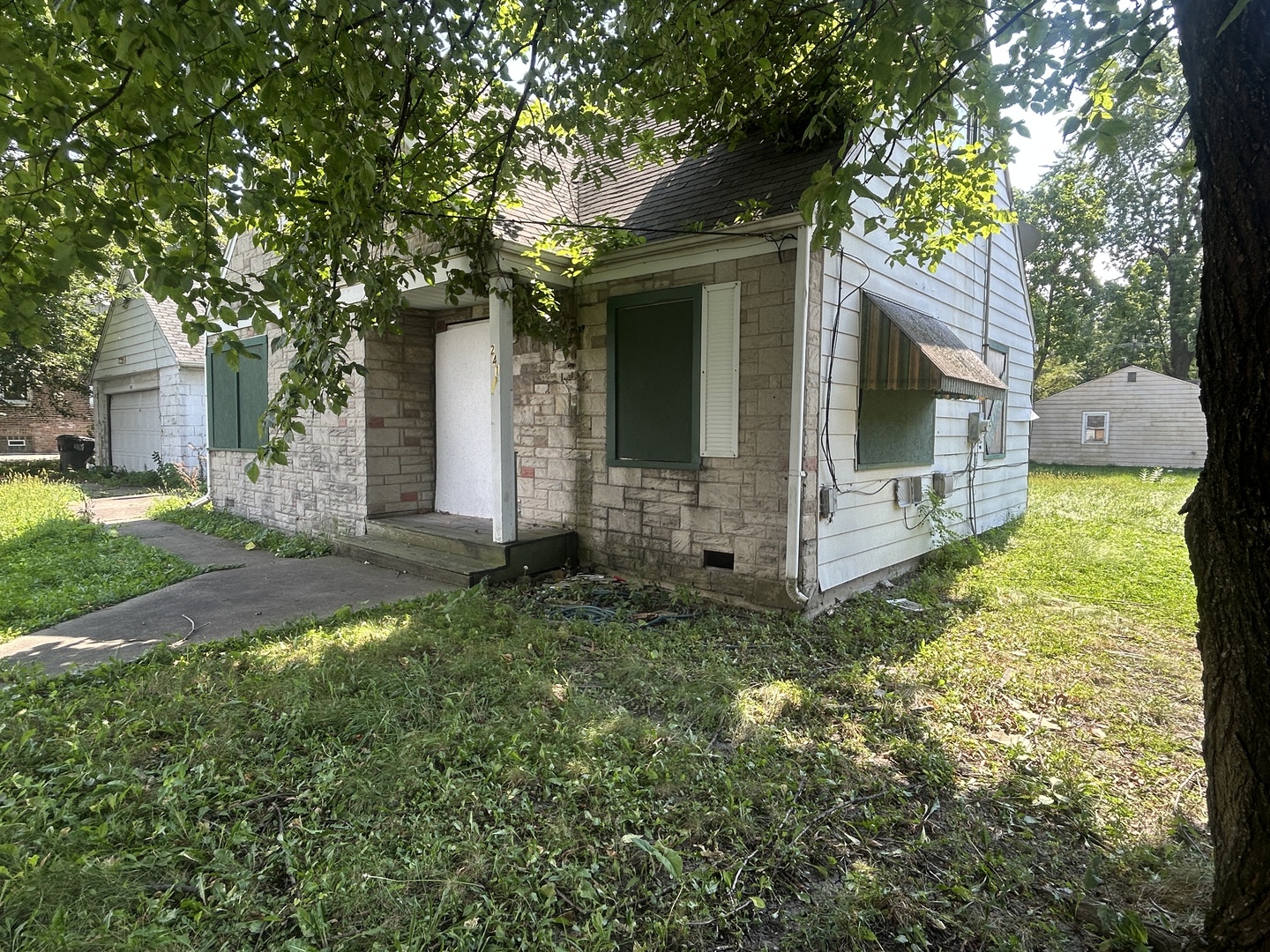 main property photo 4