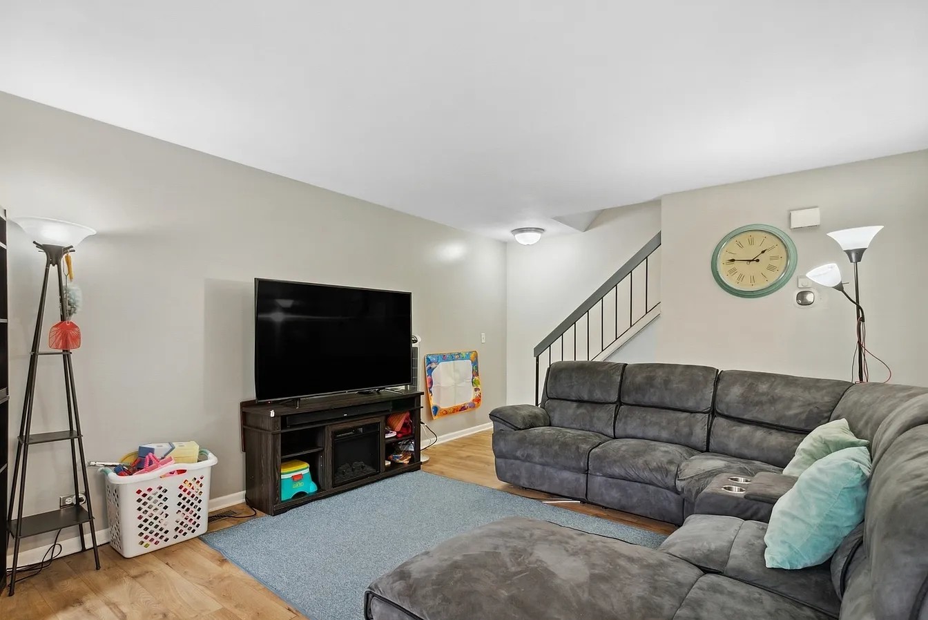 main property photo 19