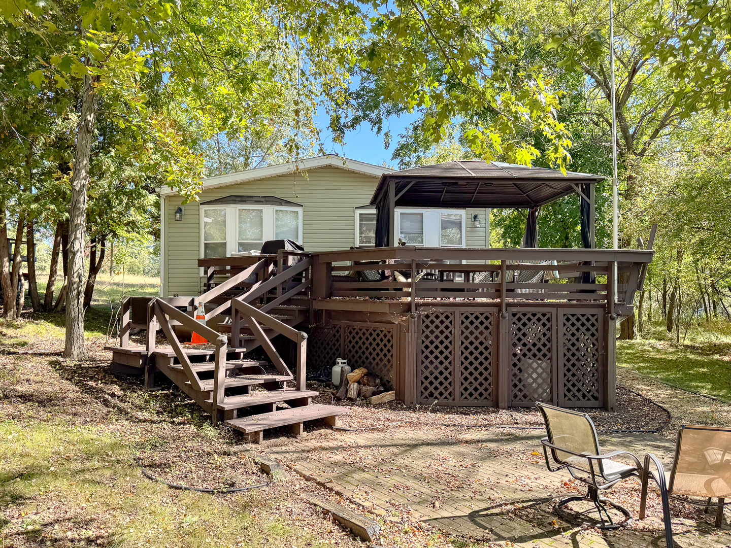 main property photo 28