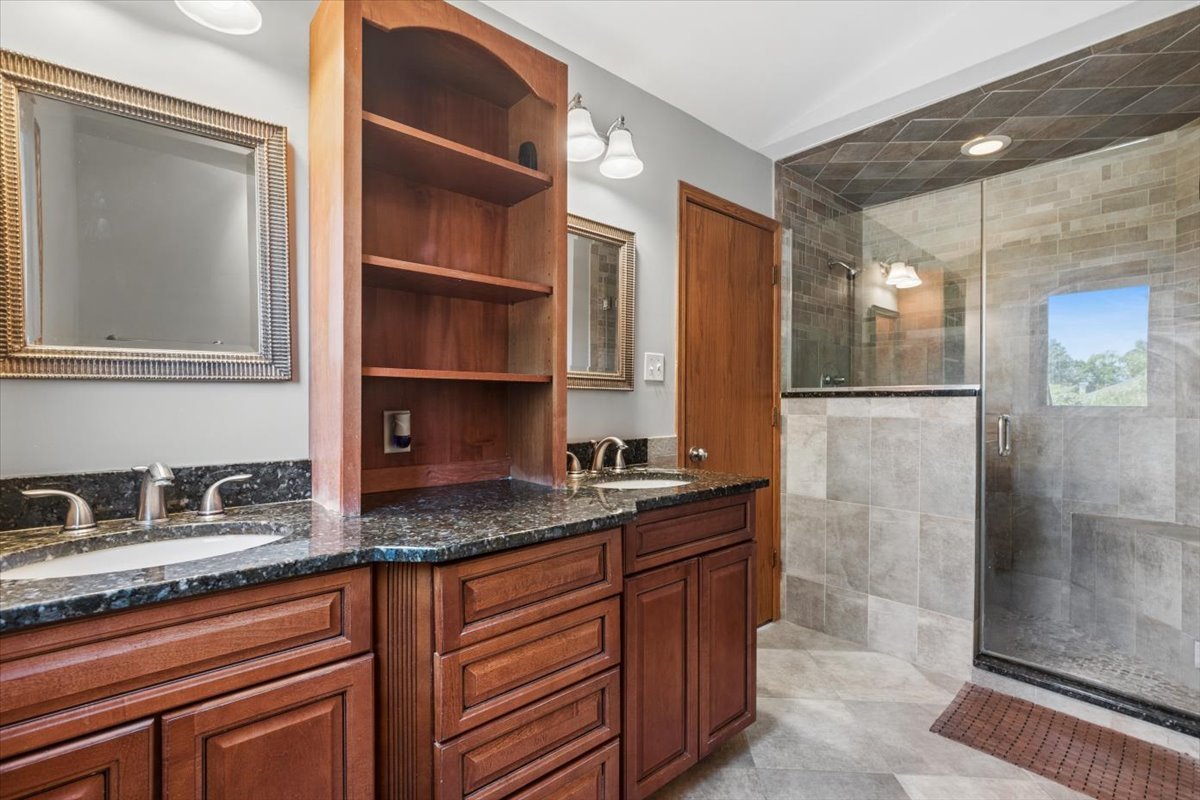 property viewer photo 14