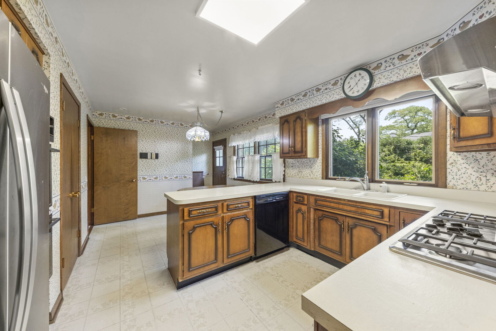 main property photo 8
