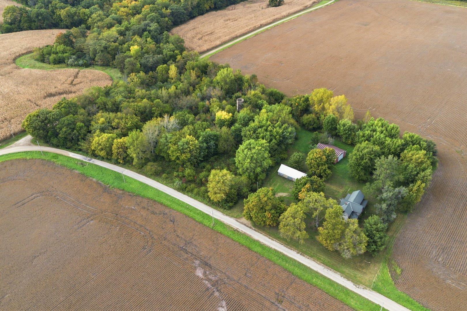 main property photo 25