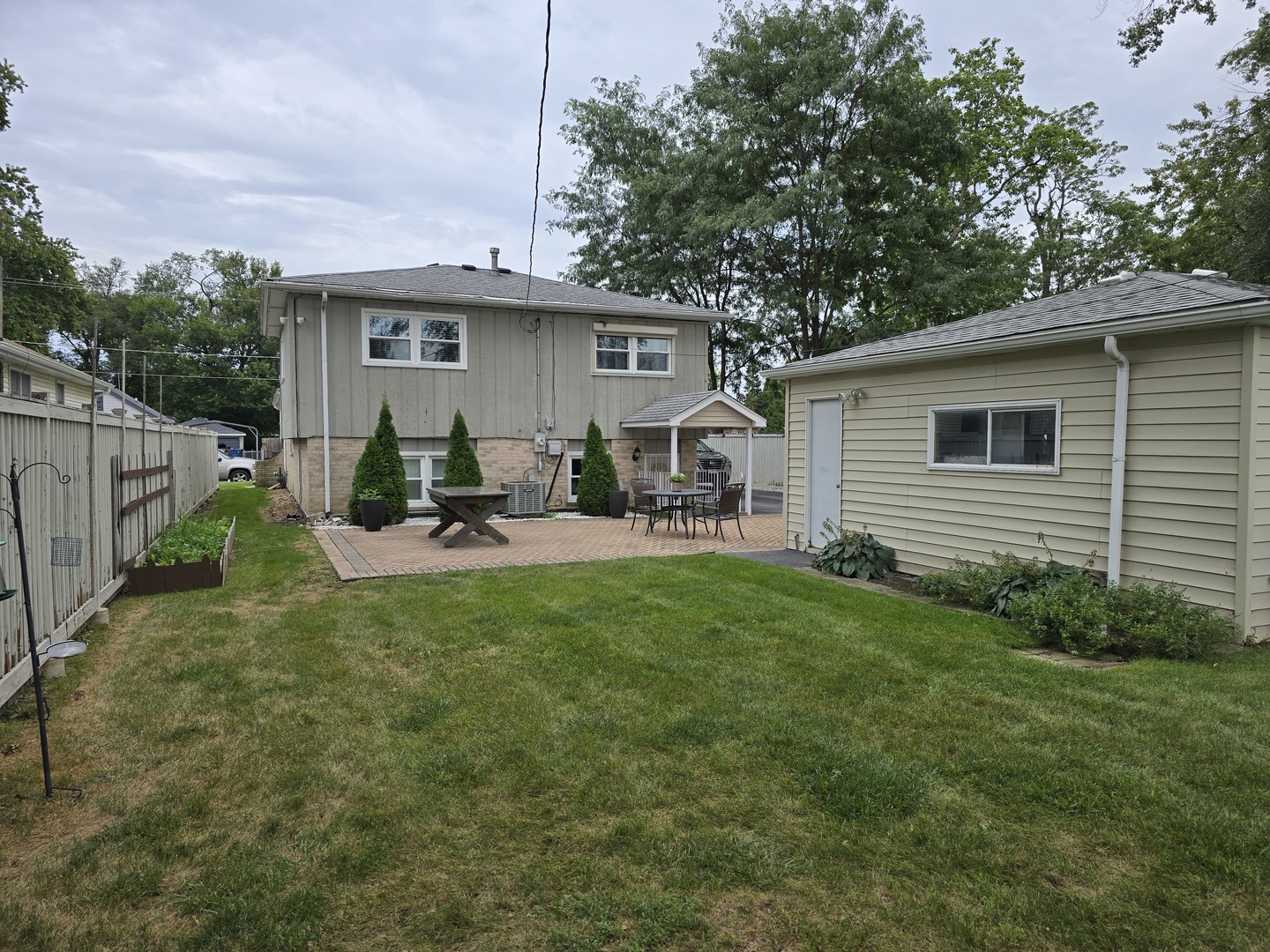 main property photo 27