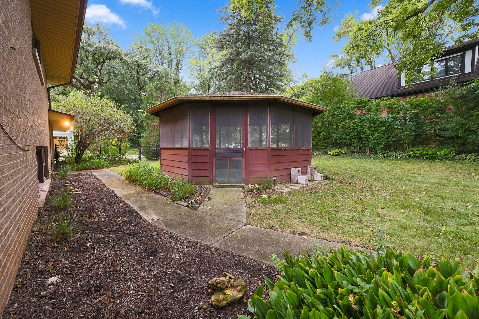 main property photo 42