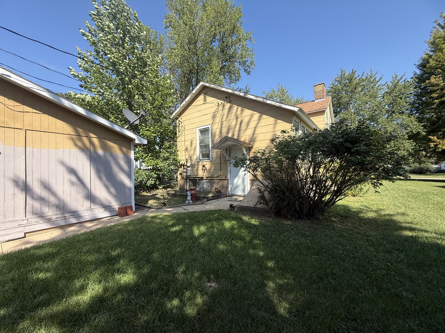 main property photo 5