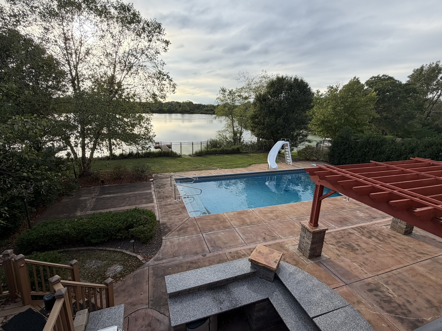 main property photo 40