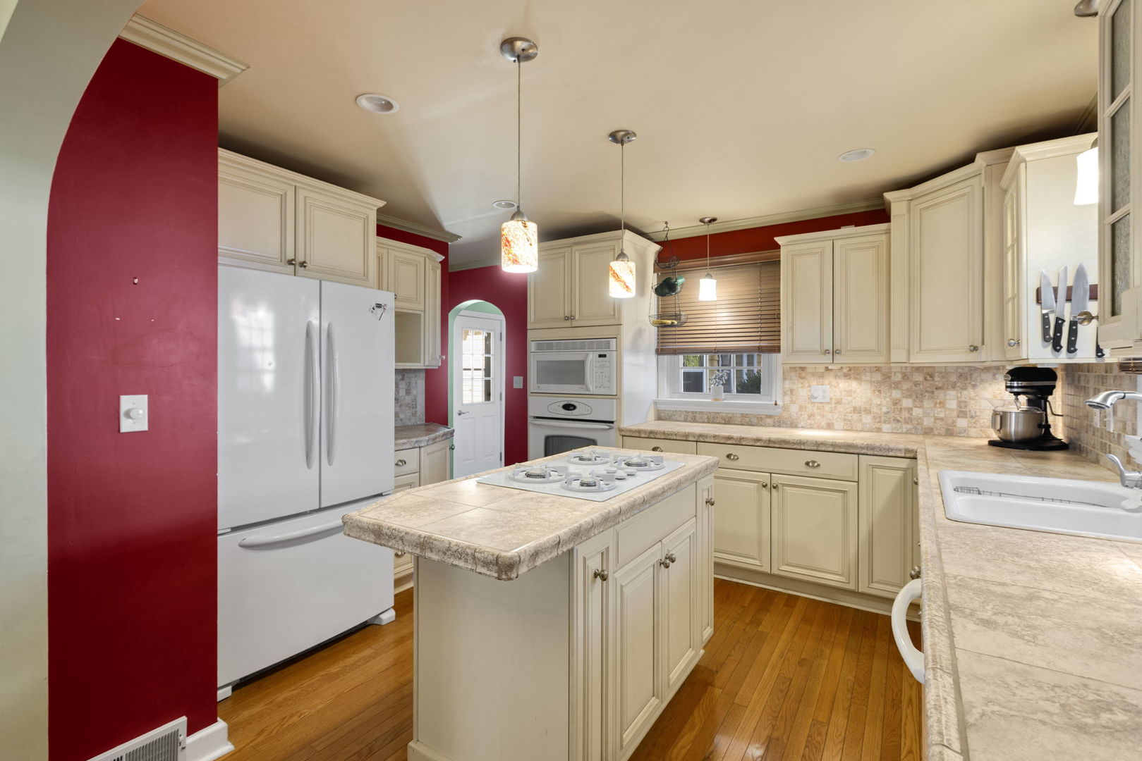 main property photo 6