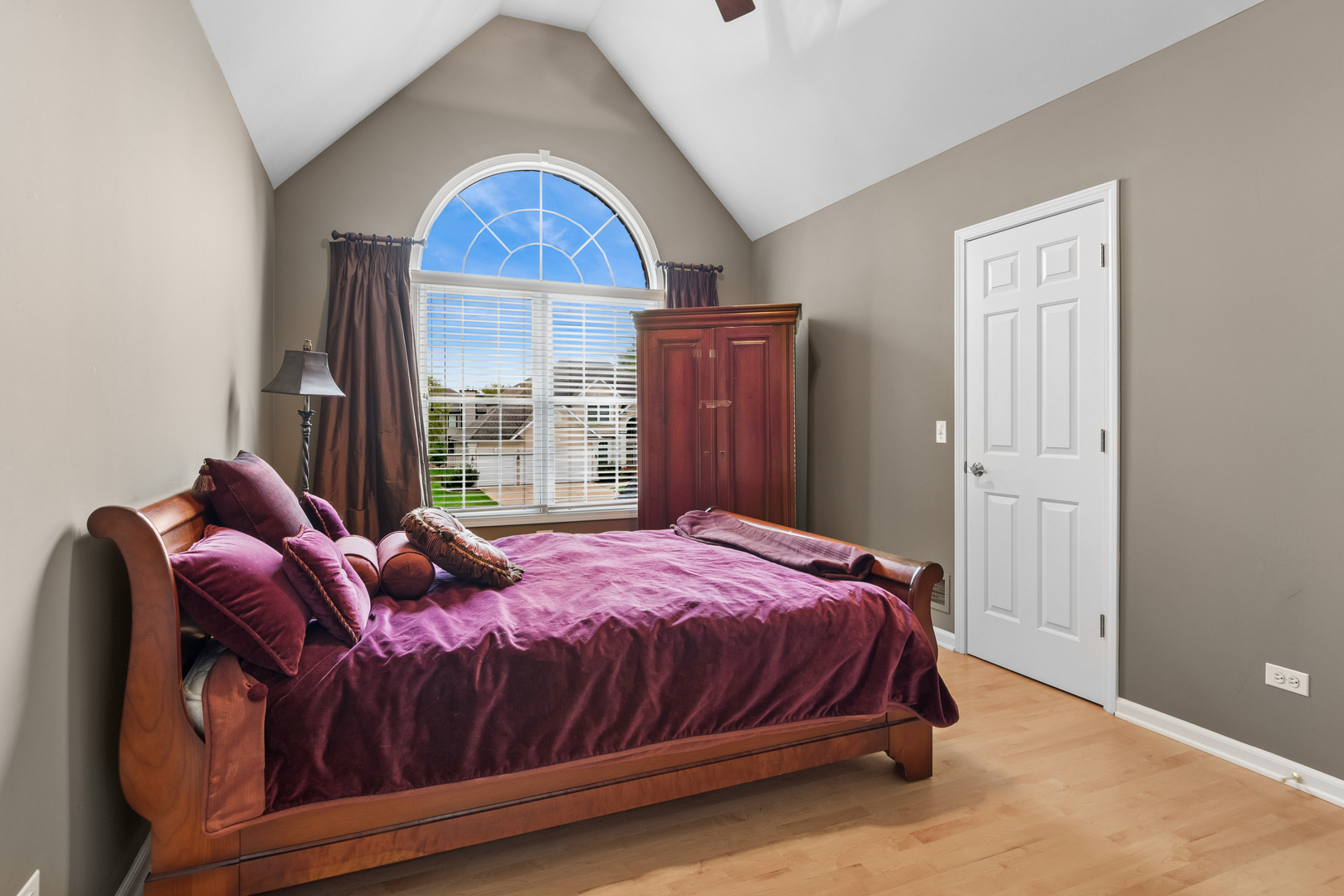 main property photo 19