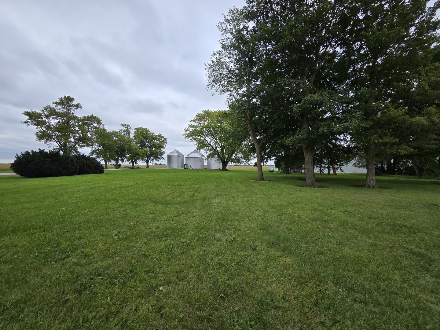 main property photo 32