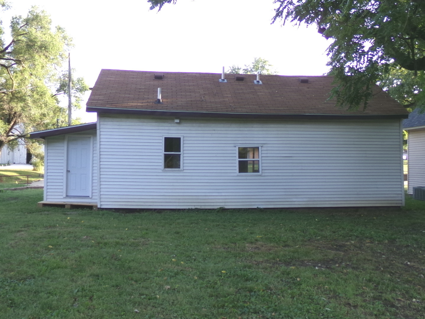 main property photo 23