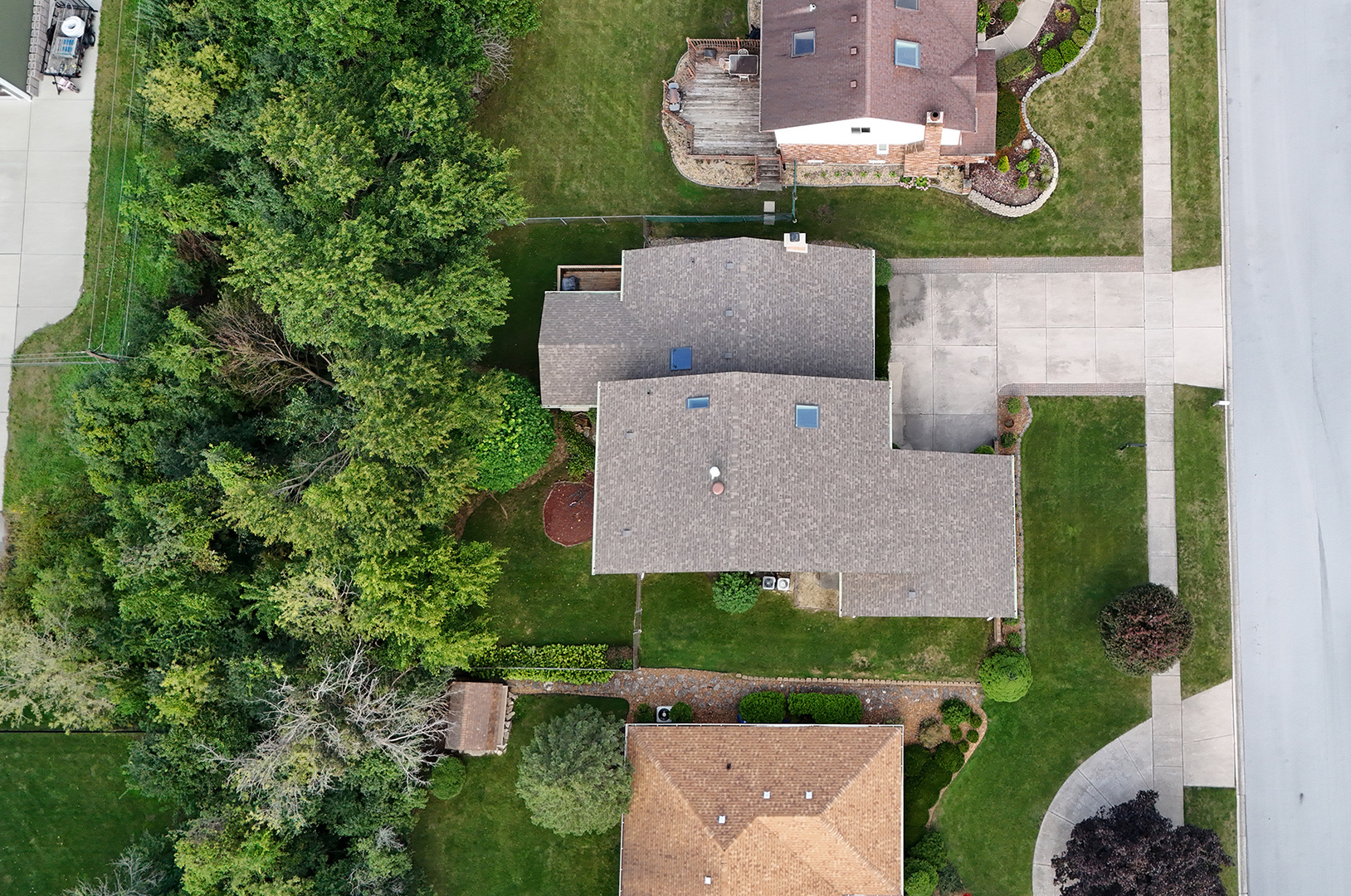 main property photo 29