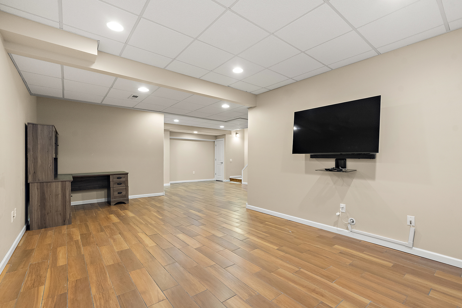 main property photo 48