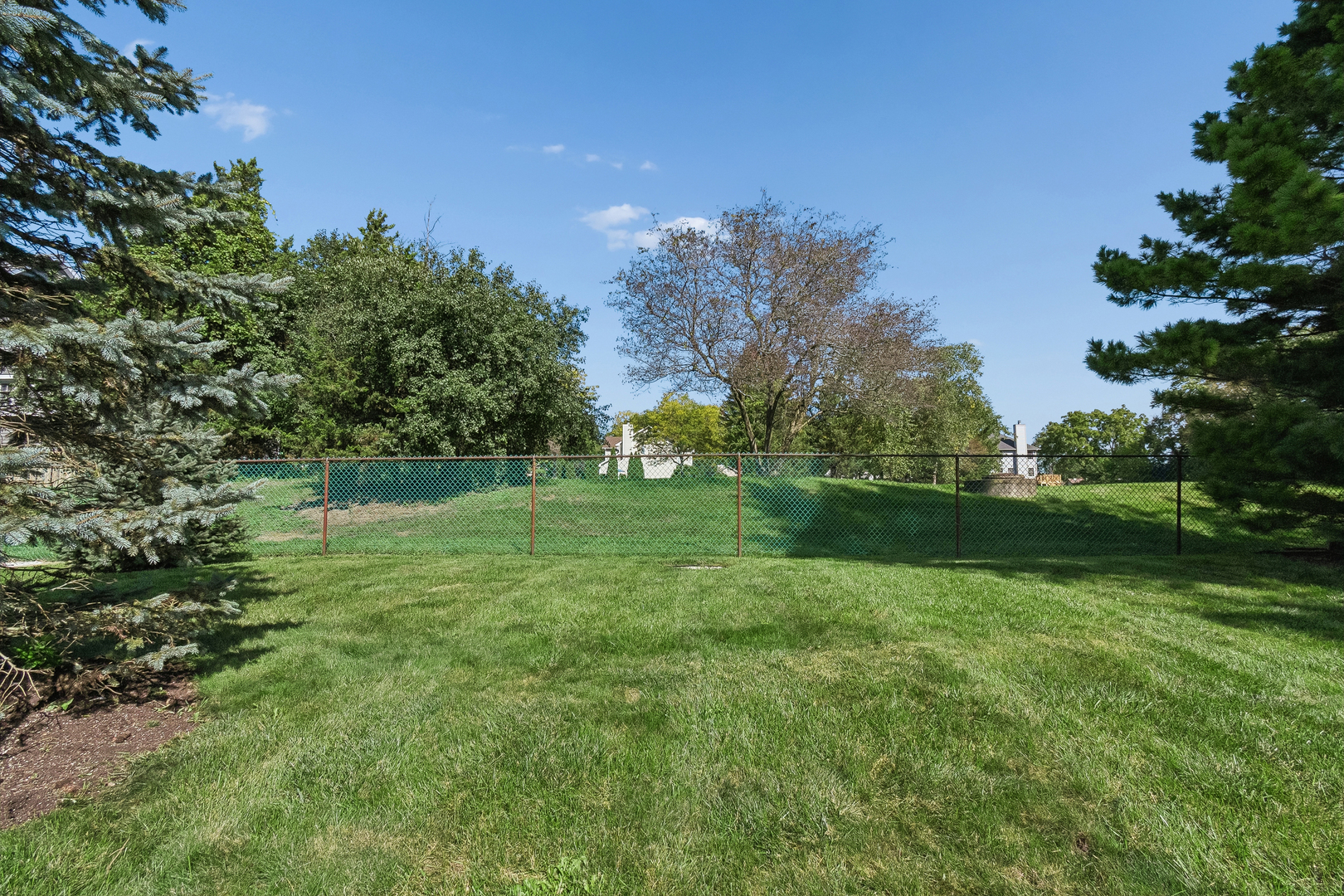 main property photo 28