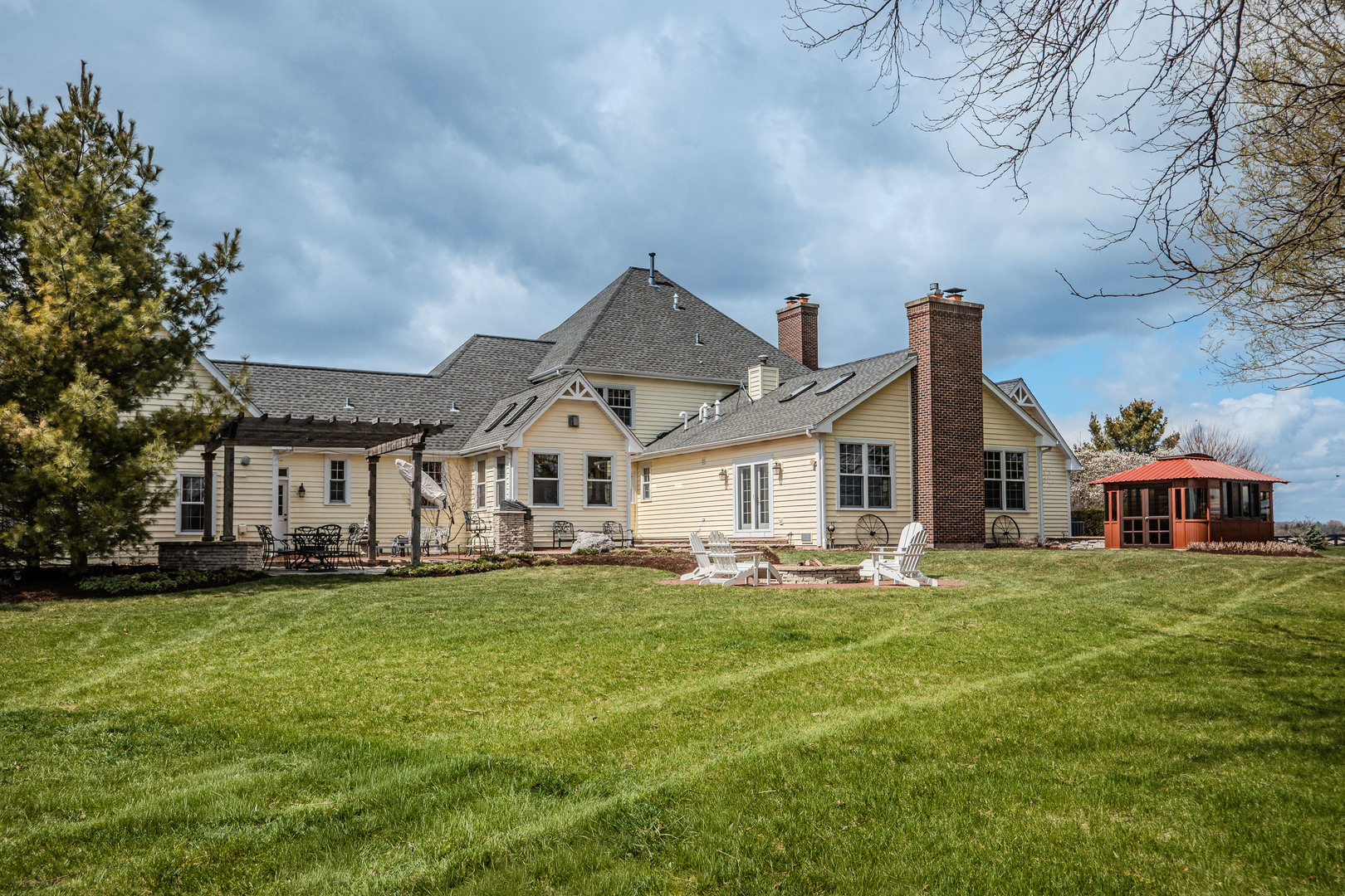 main property photo 13