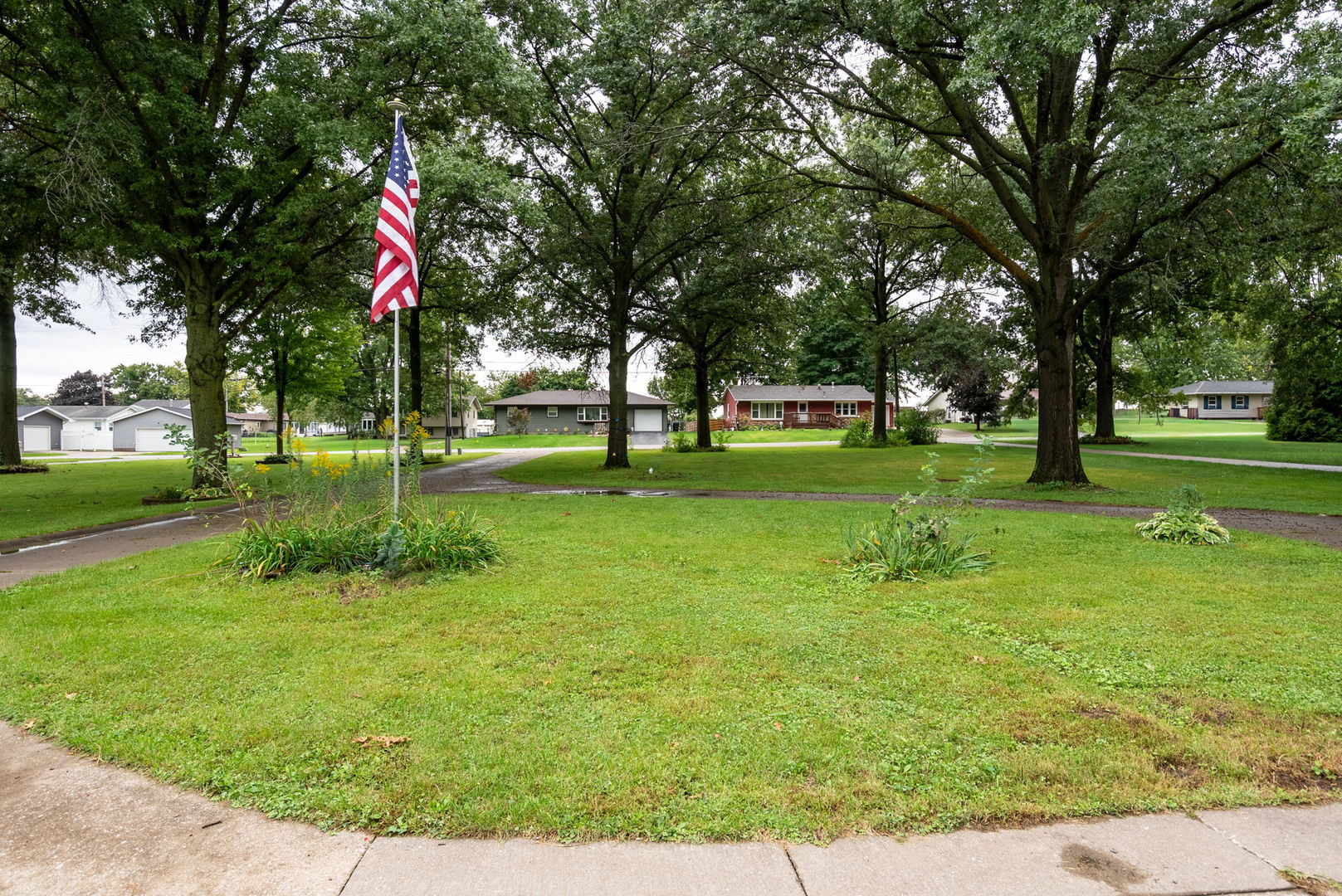 main property photo 40
