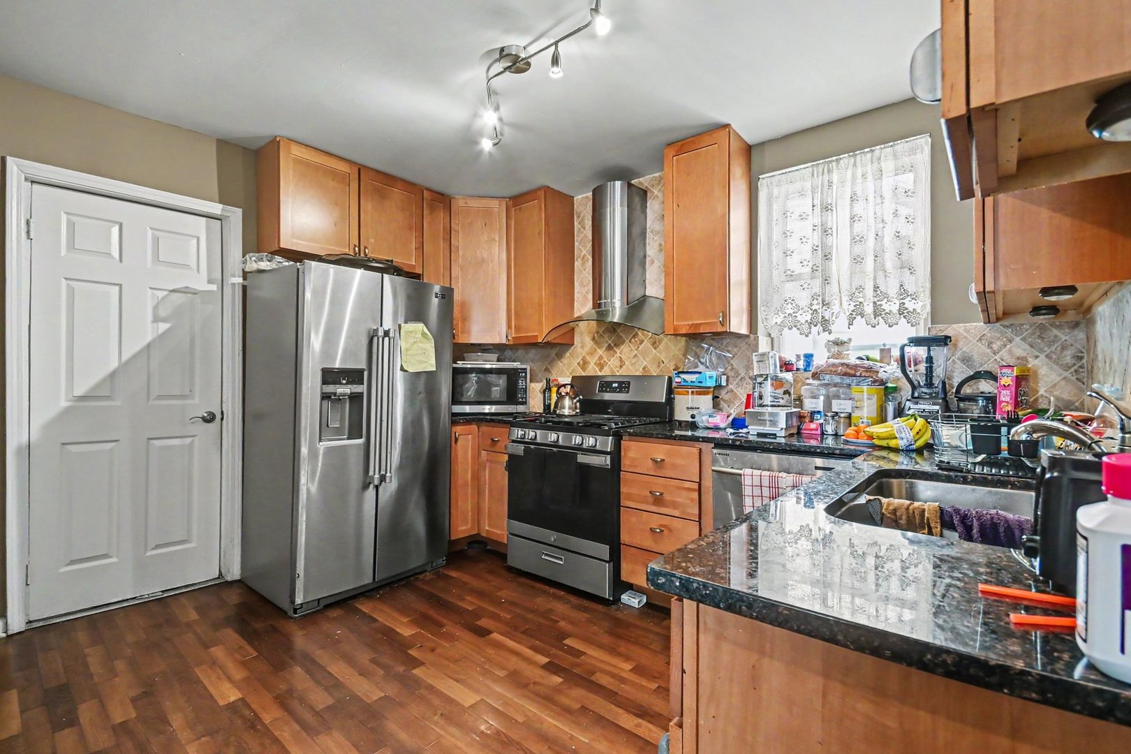 main property photo 7