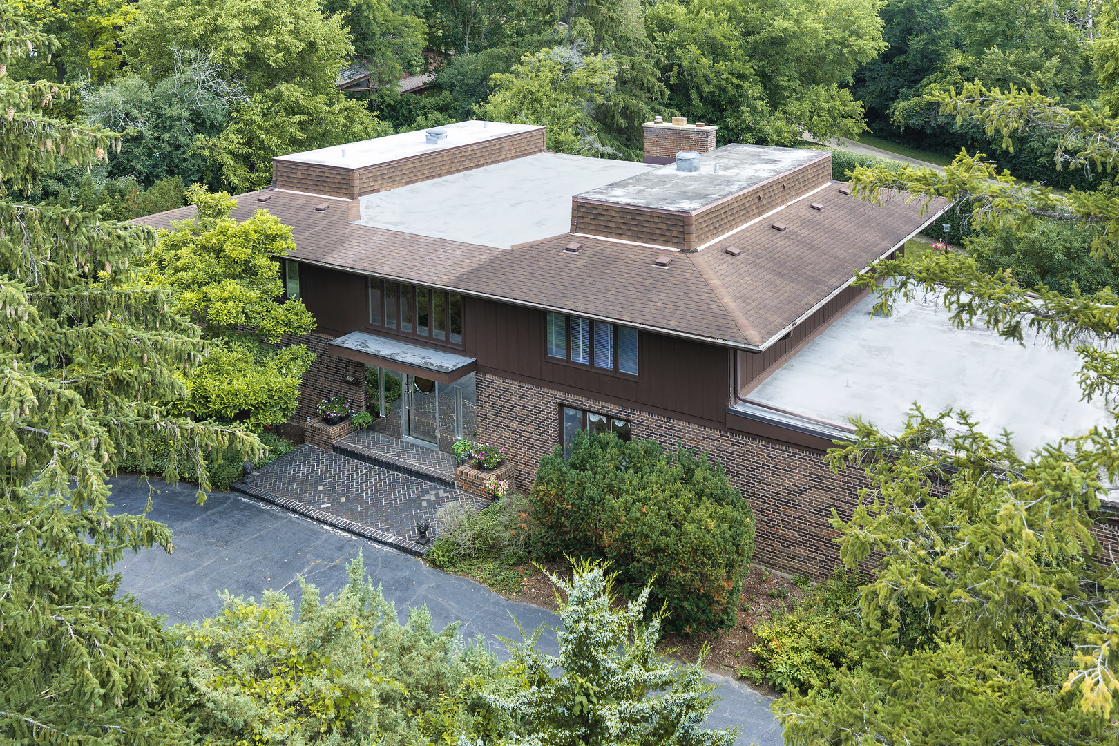 main property photo 28
