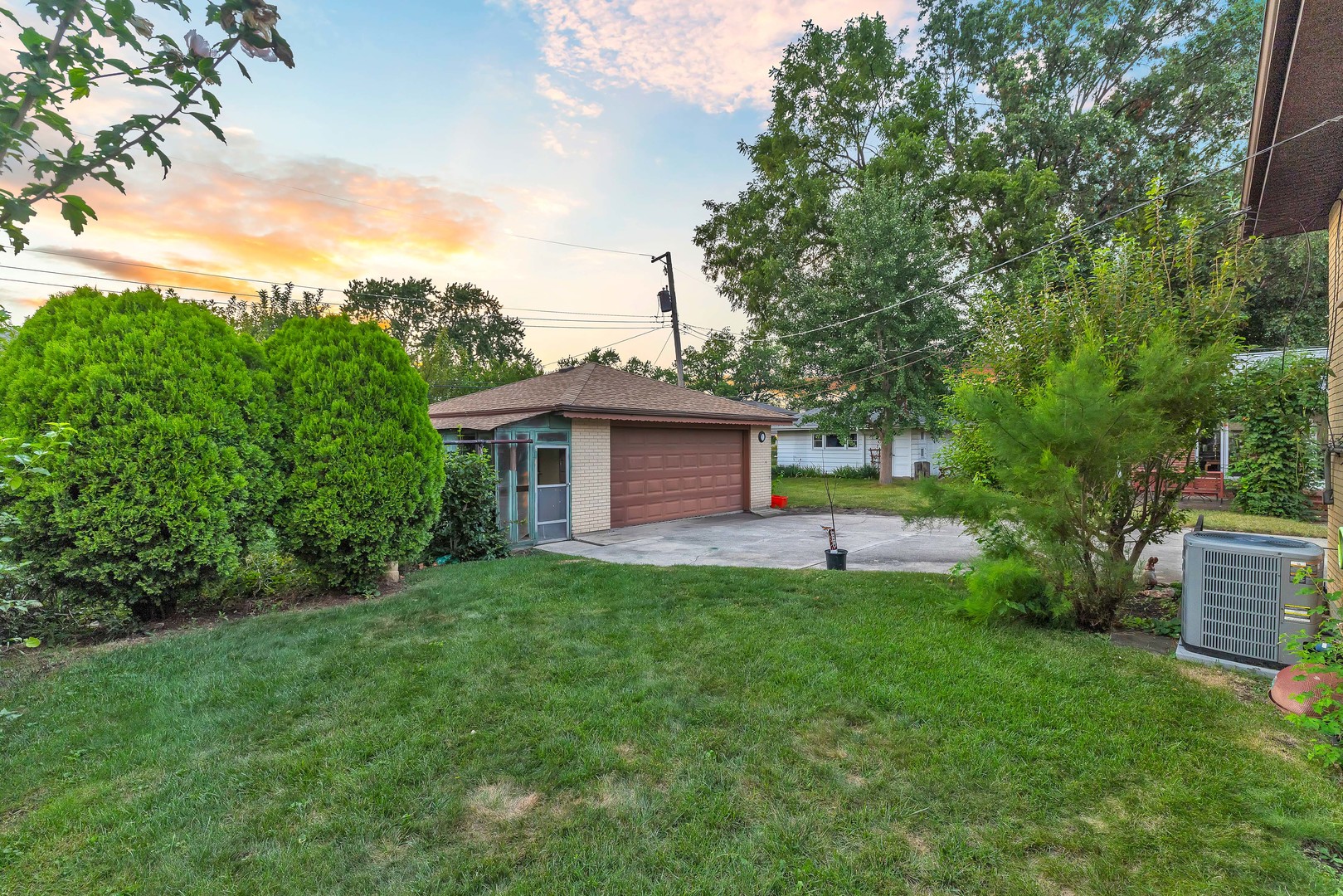 main property photo 33