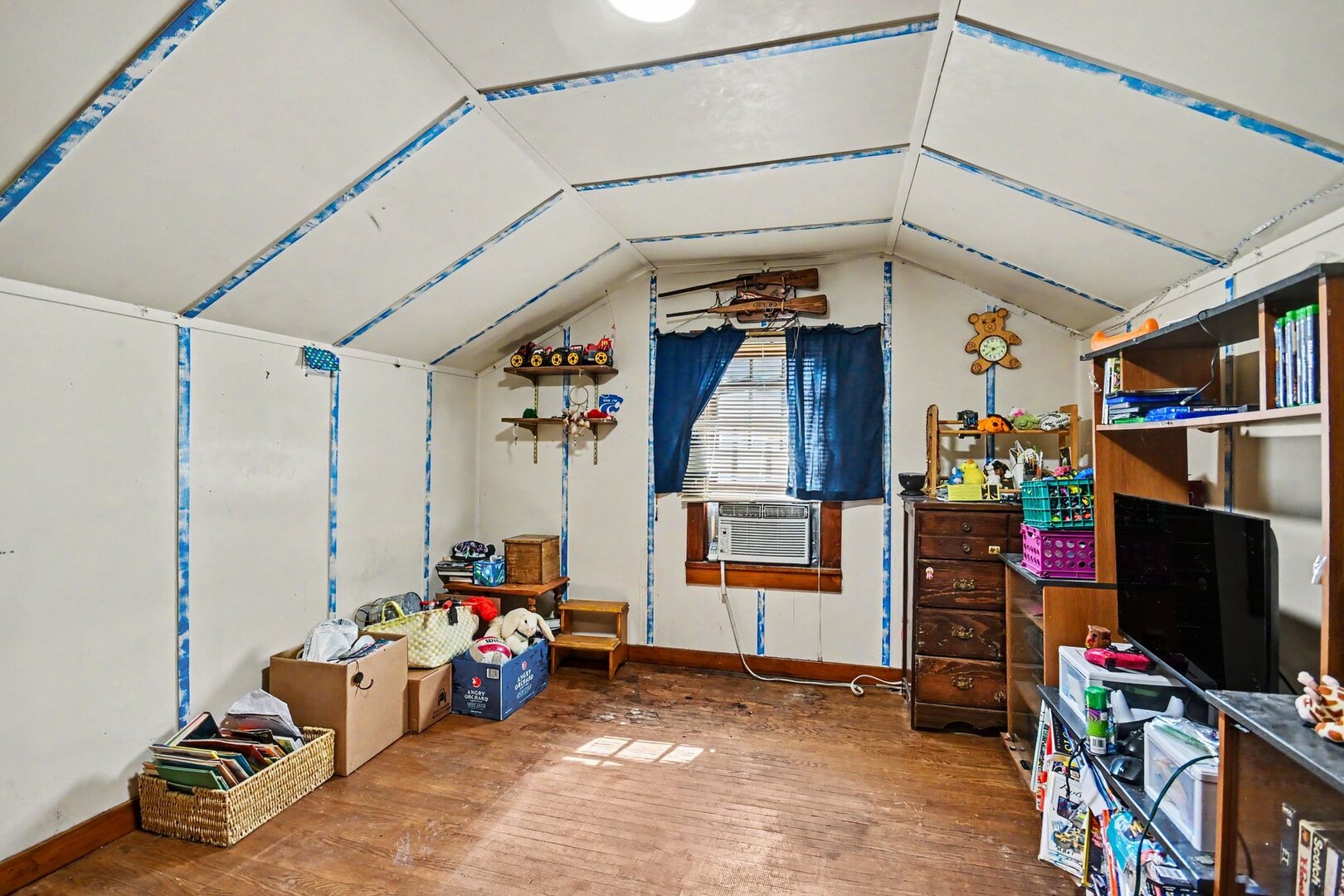 main property photo 13