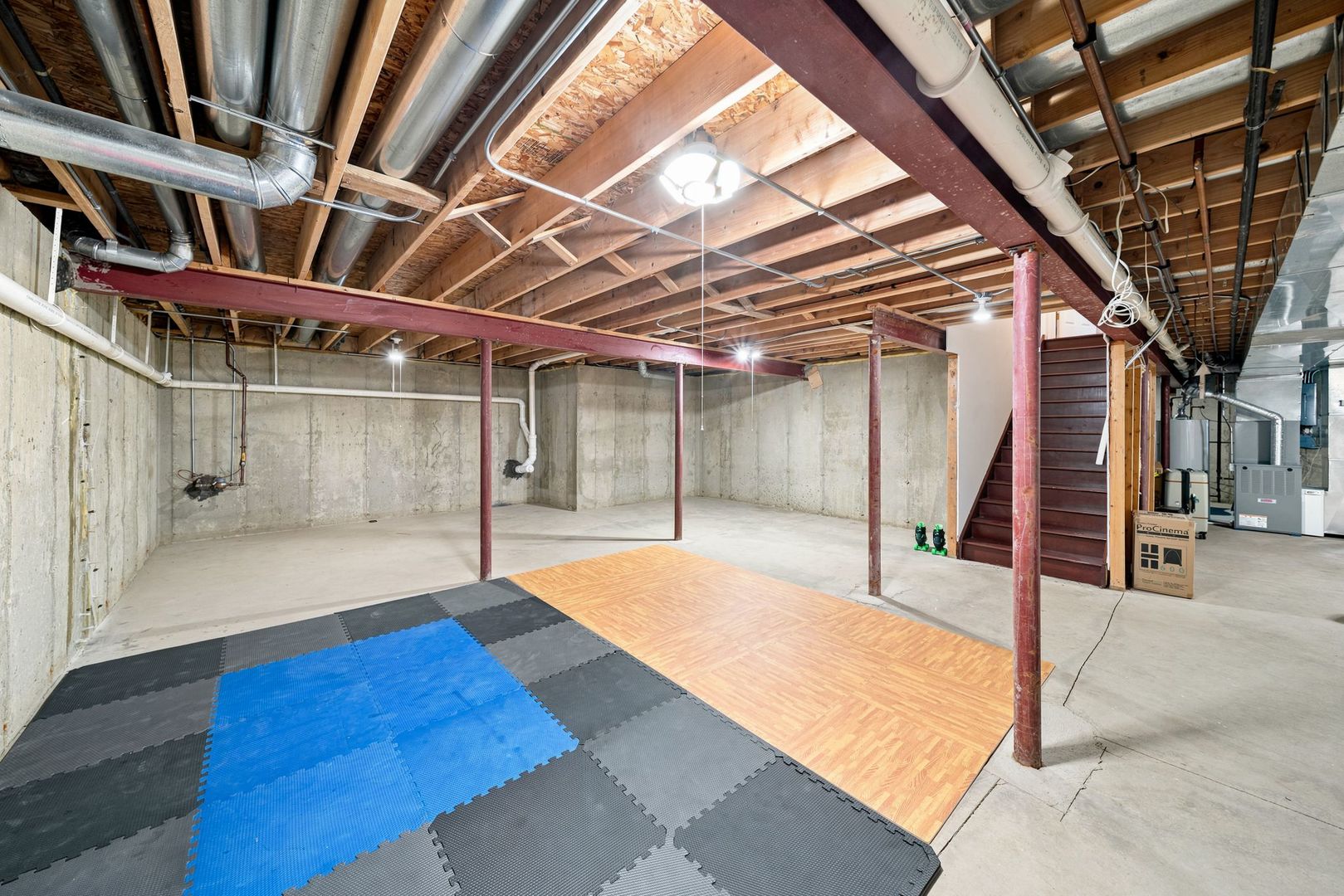 main property photo 23