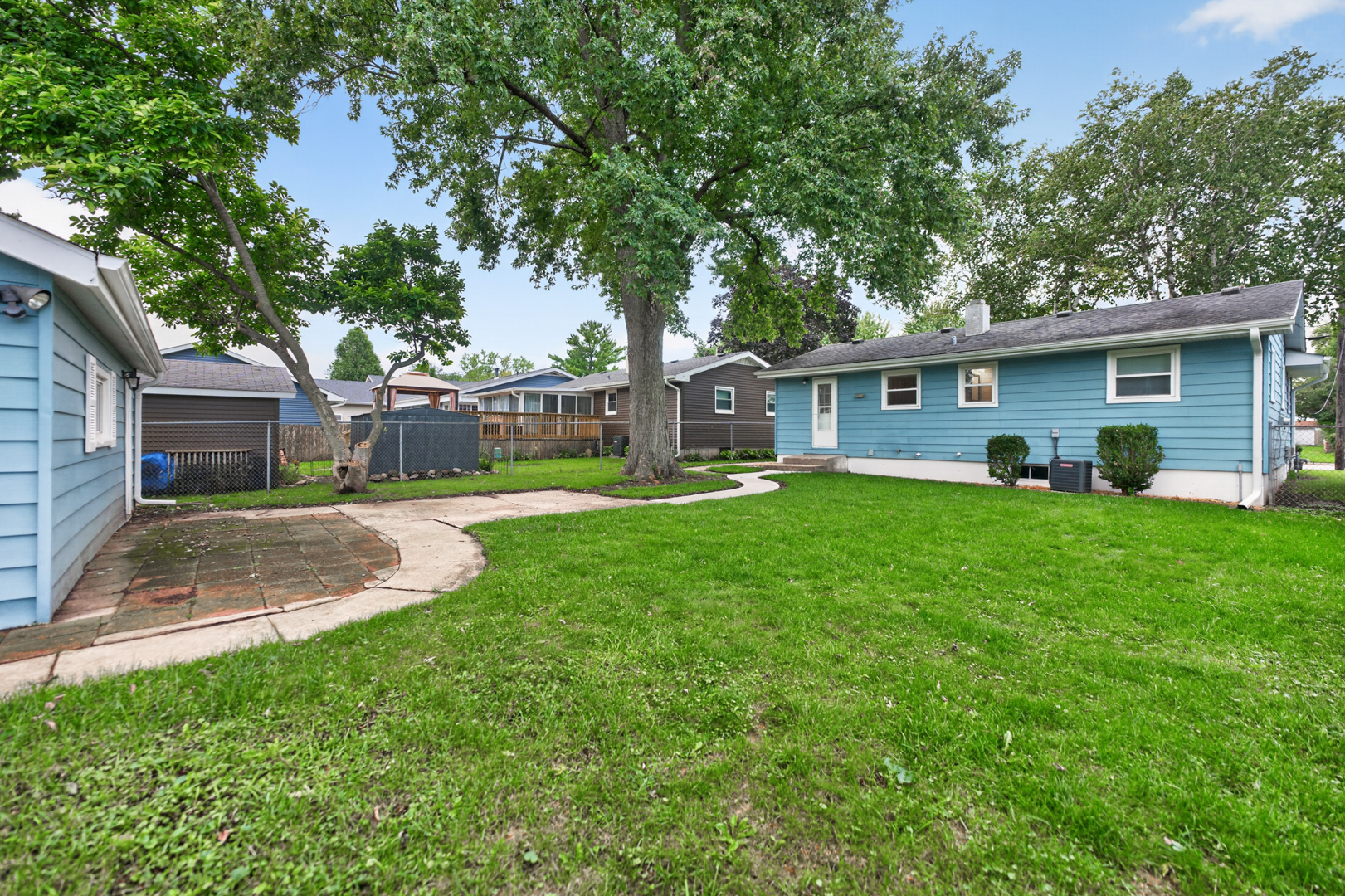main property photo 37