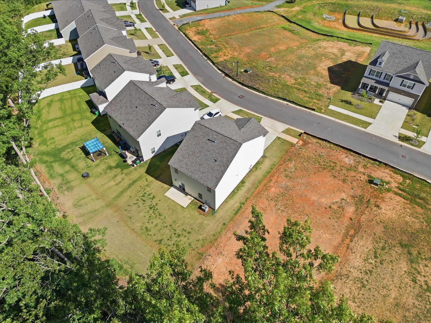 main property photo 45