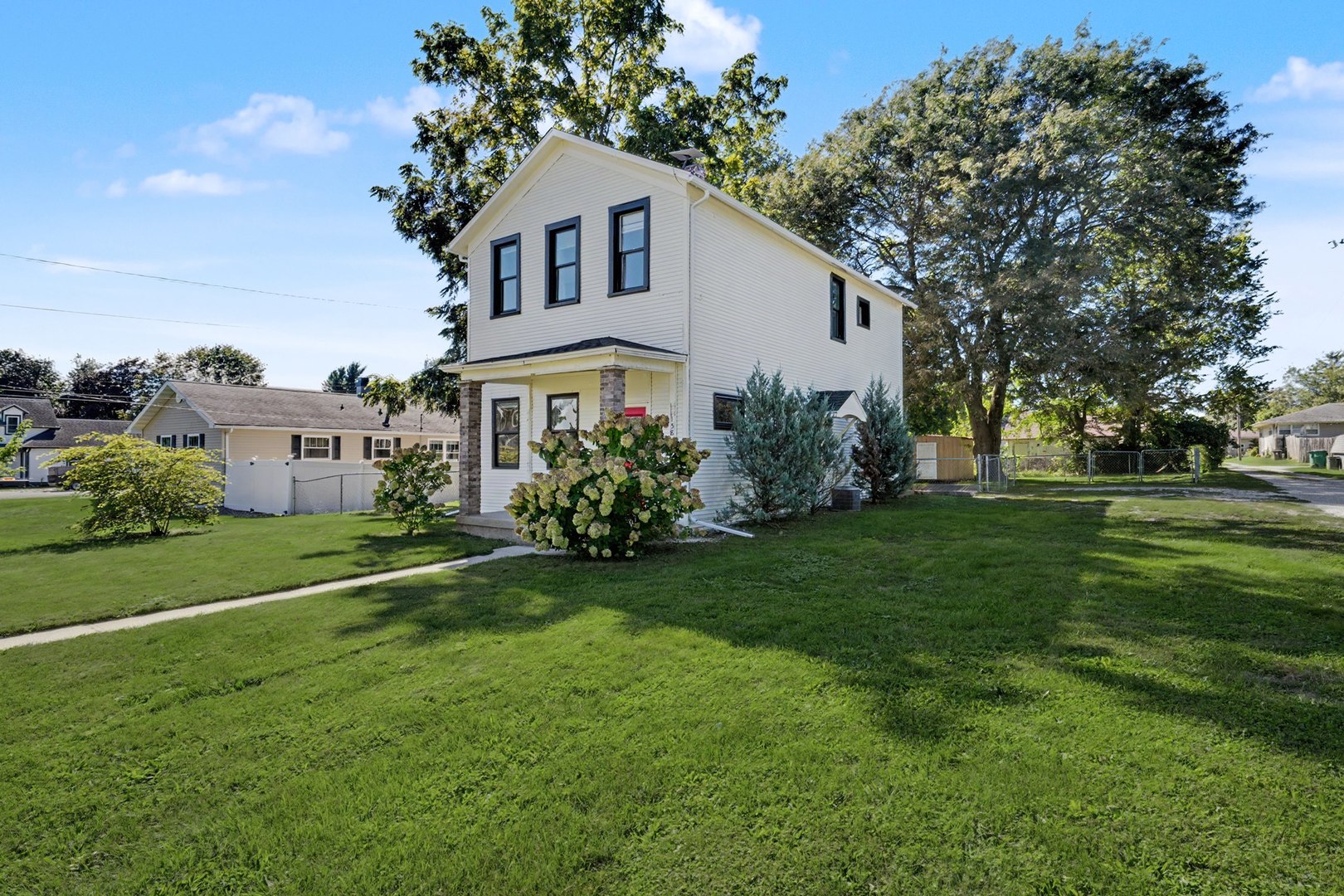 main property photo 3